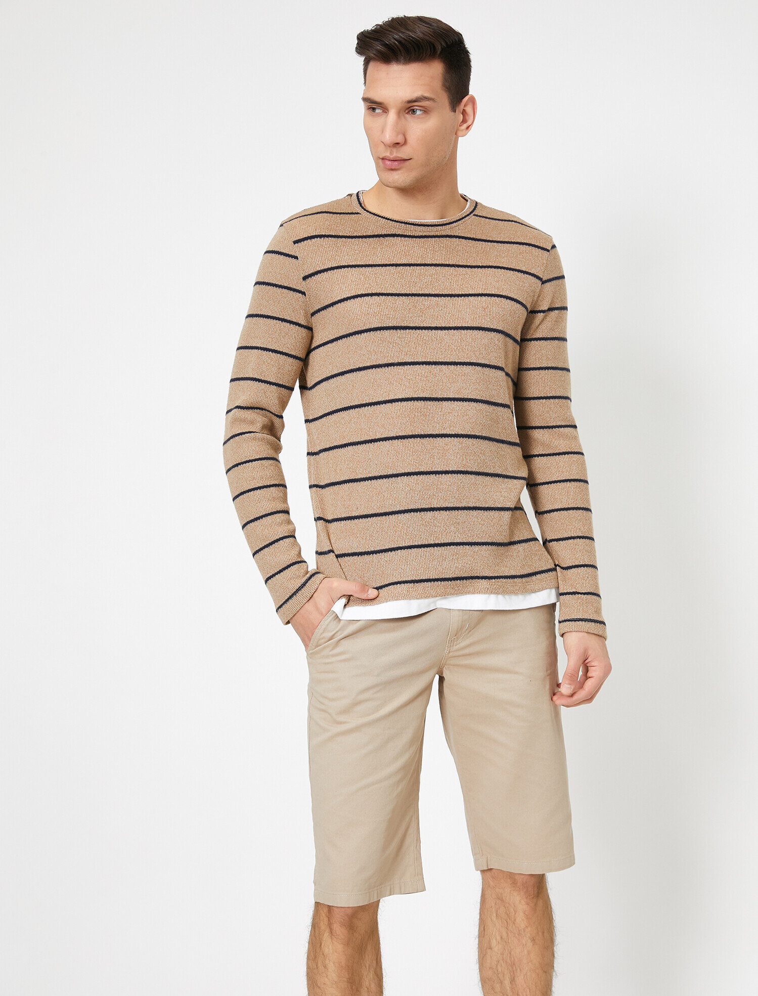   Cep Detaylı Slim Fit Şort