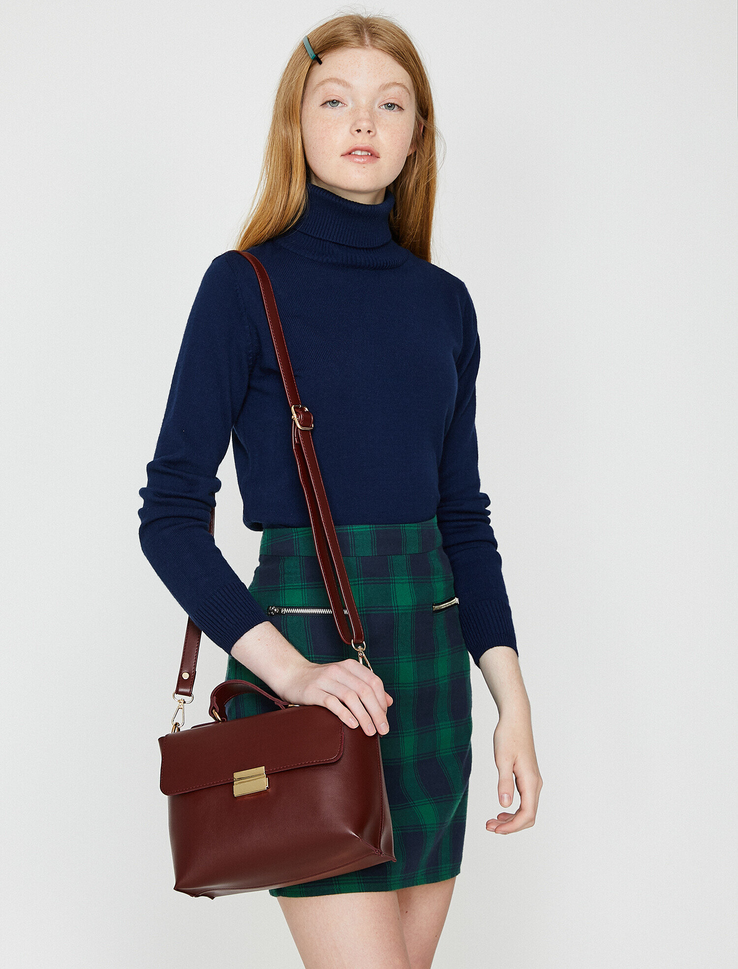  Kadın Deri Görünümlü Omuz Çantası