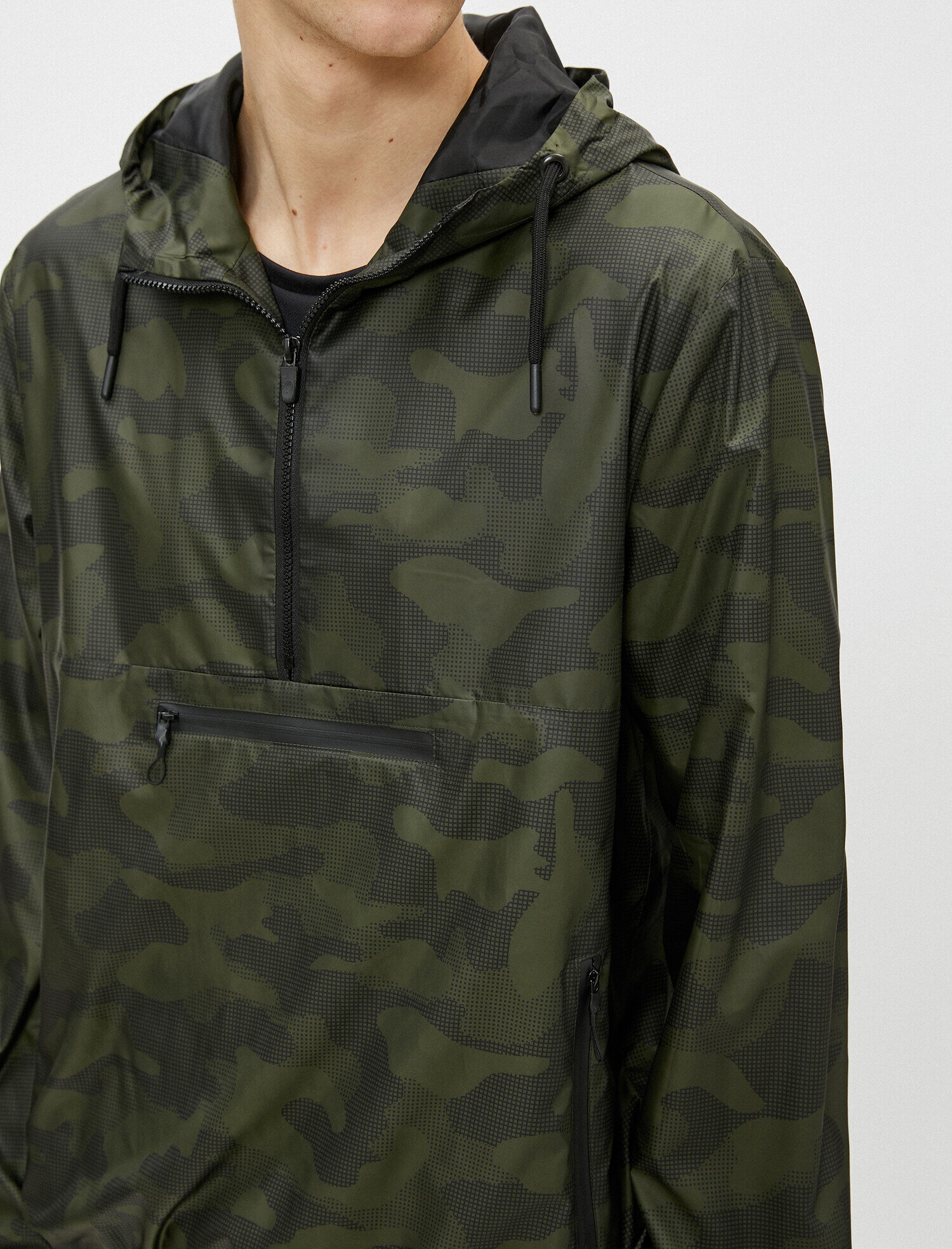   Kamuflaj Desenli Kapüşonlu Fermuarlı Mont