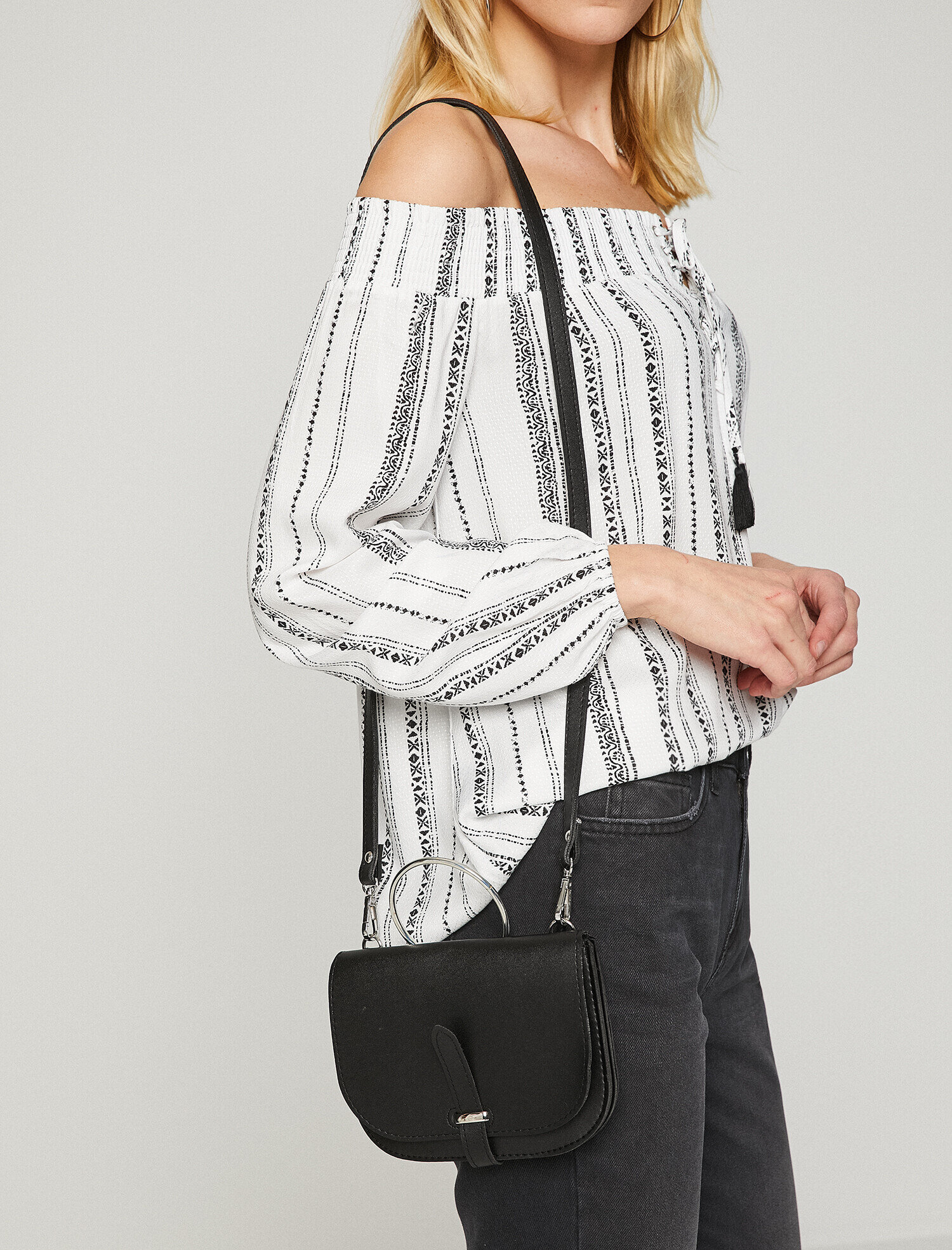  Kadın Fermuarlı Omuz Çantası