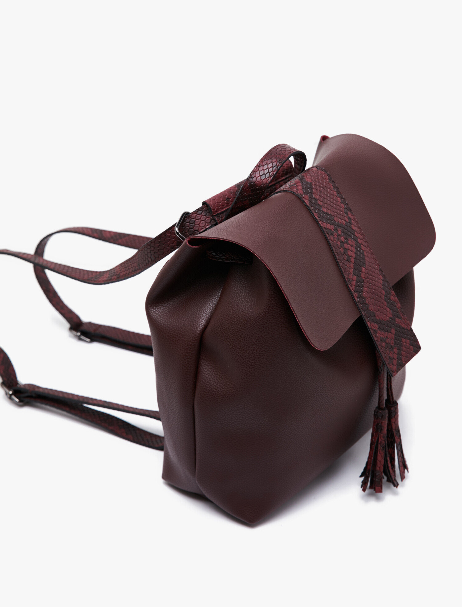  Kadın Deri Görünümlü Sırt Çantası