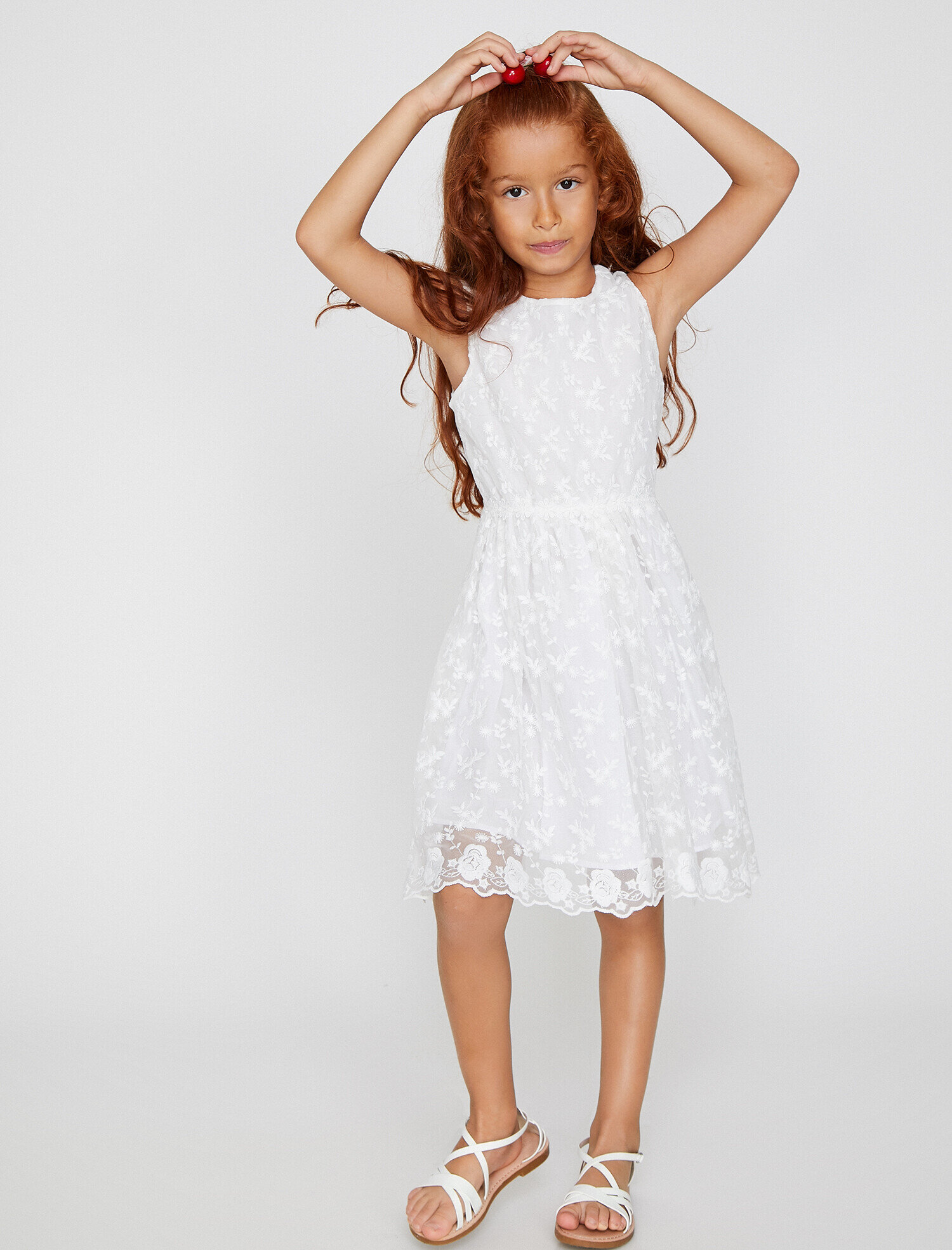  Kız Çocuk İşlemeli Elbise