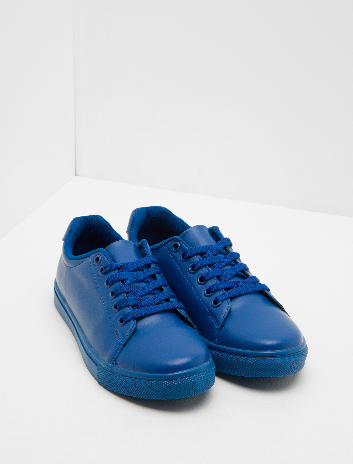  Kadın Bağcıklı Spor Ayakkabı