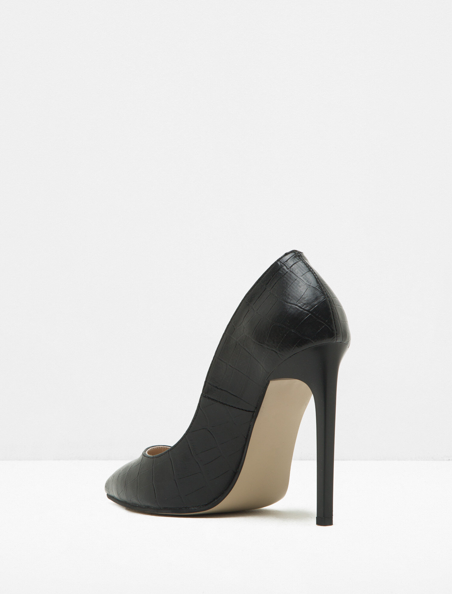  Kadın Sivri Burun Topuklu Ayakkabı