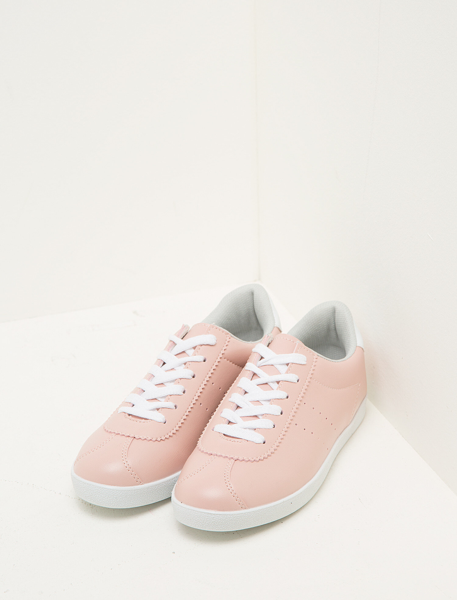 Kadın Bağcıklı Spor Ayakkabı