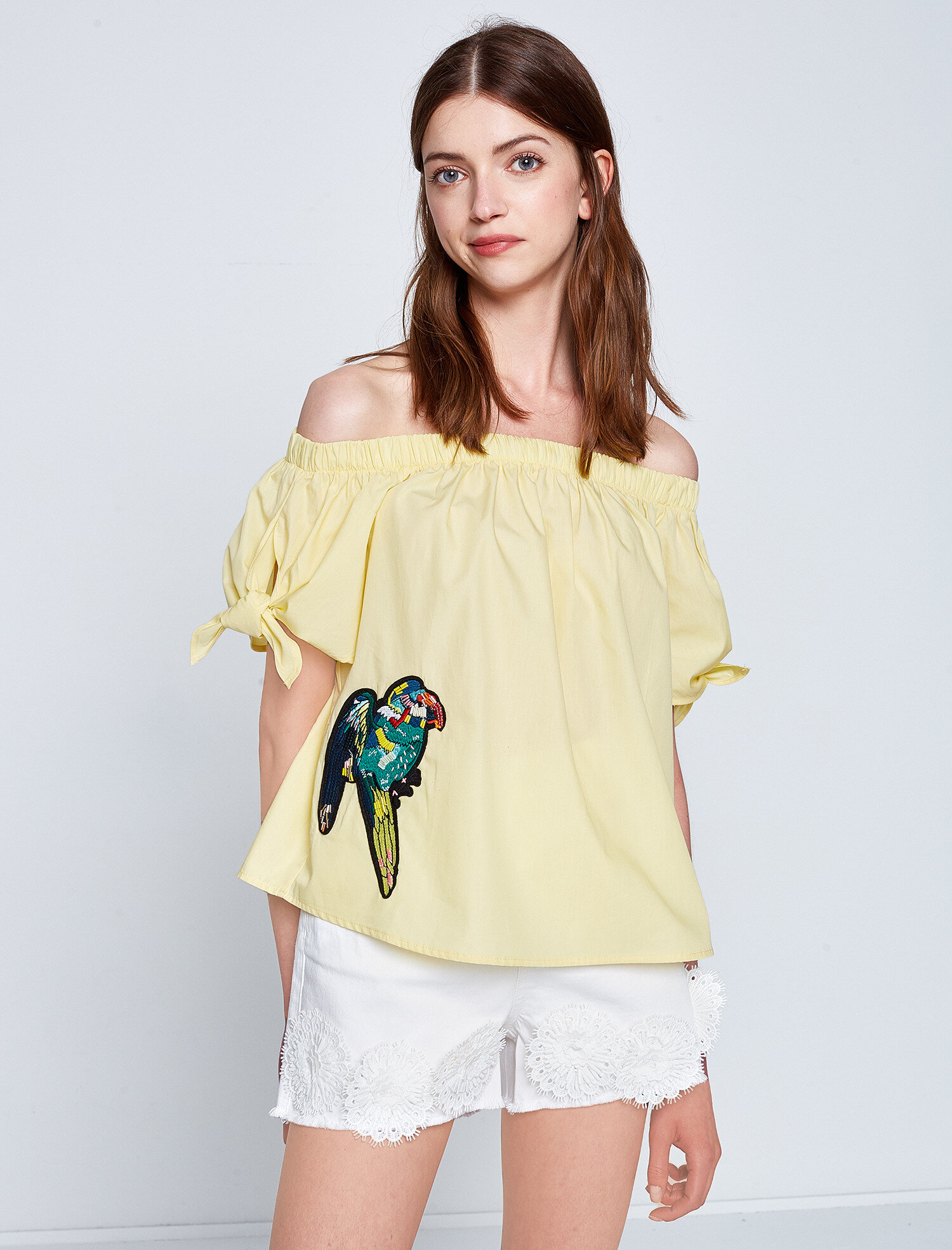   Nakış Detaylı Bluz