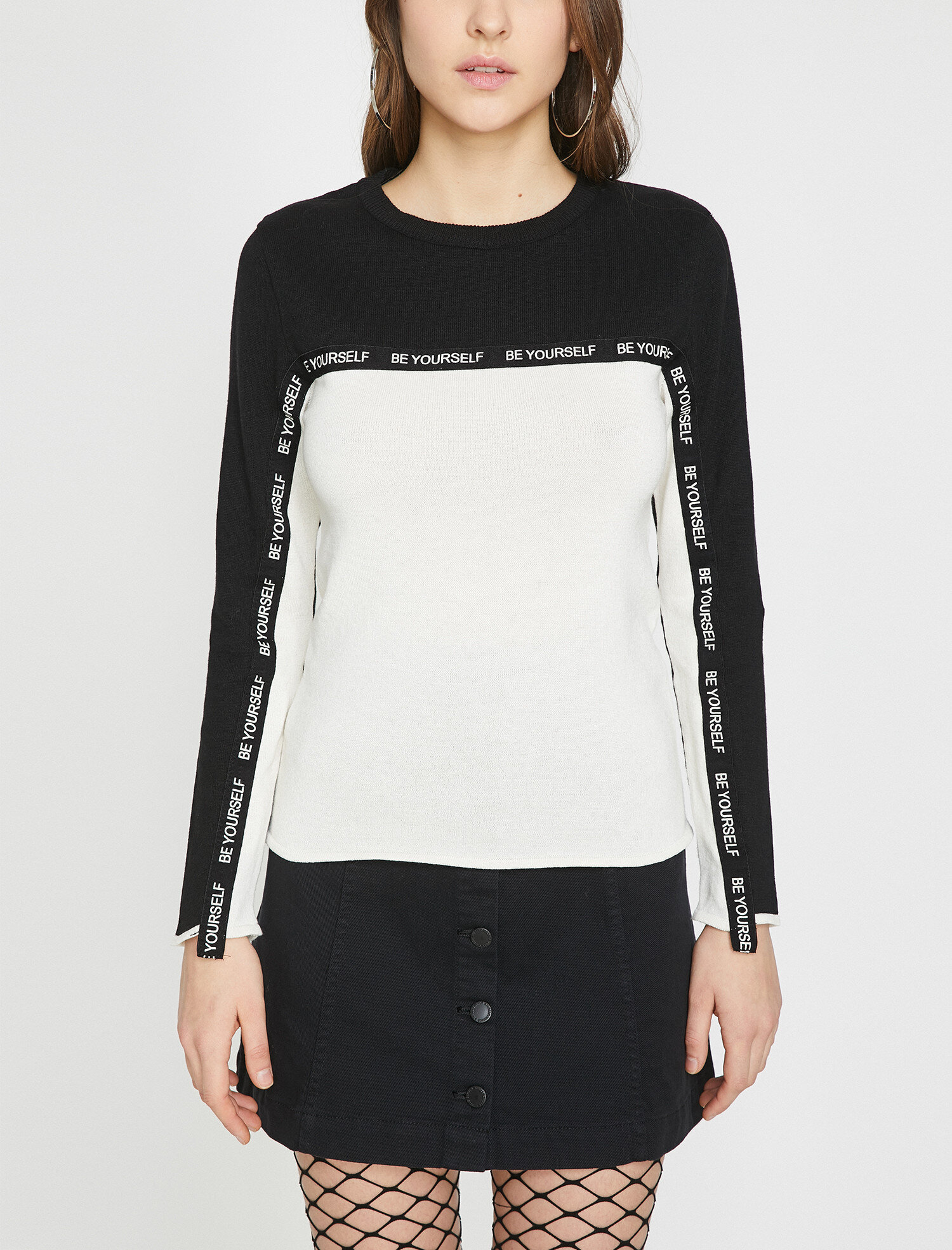   Yazılı Baskılı Triko Kazak