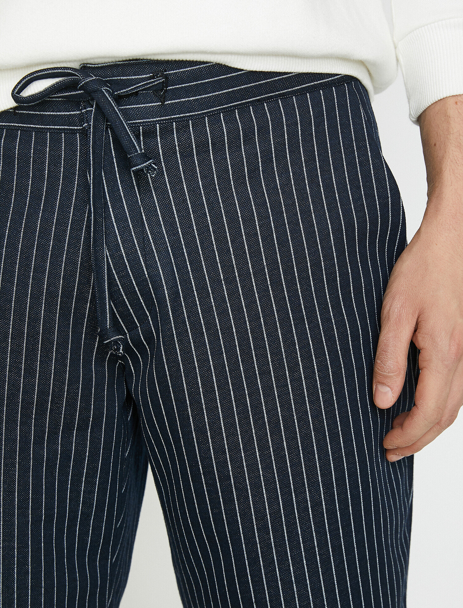   Beli Bağcıklı Lastikli Çizgili Rahat Fit Şort