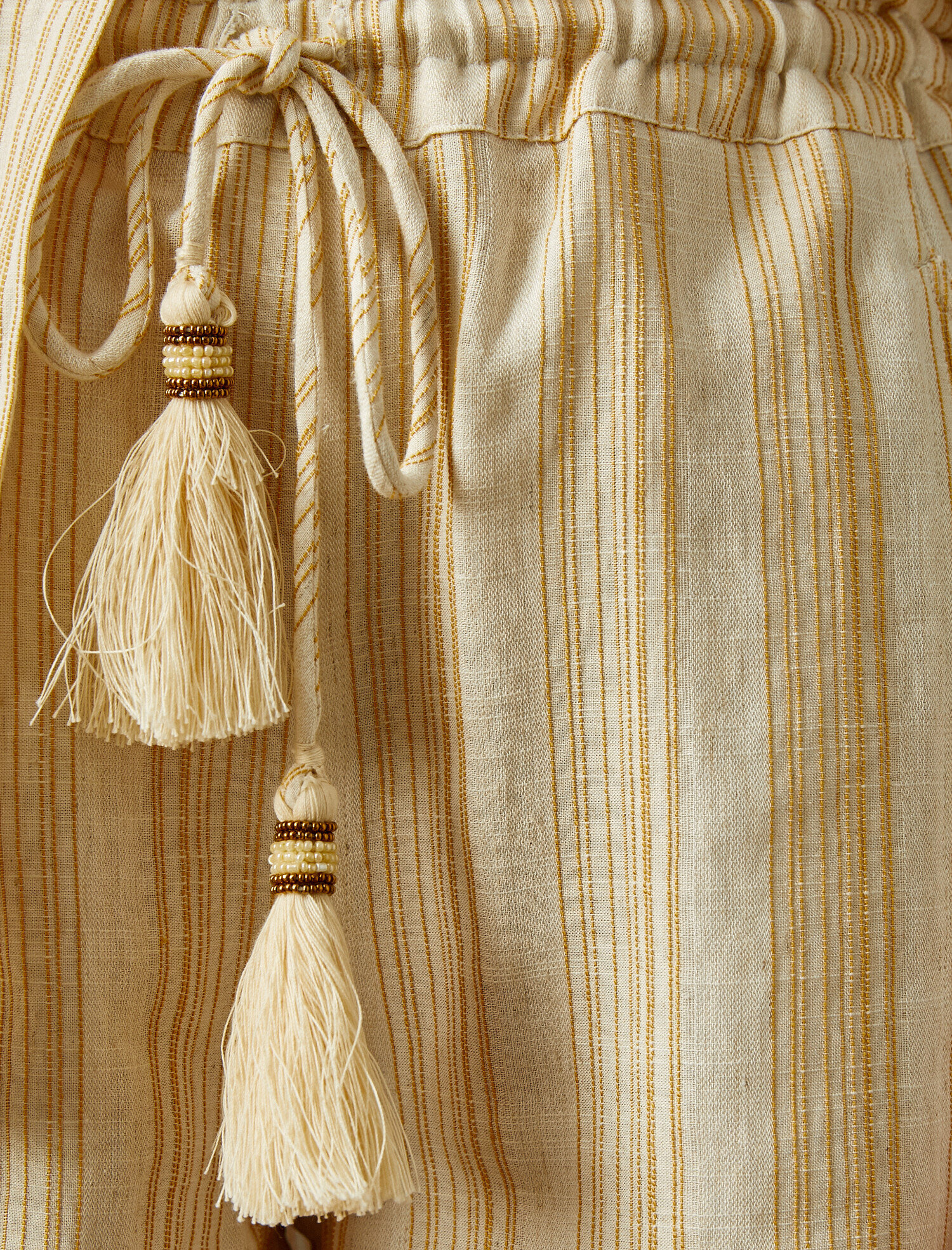   Çizgili Şort Püsküllü