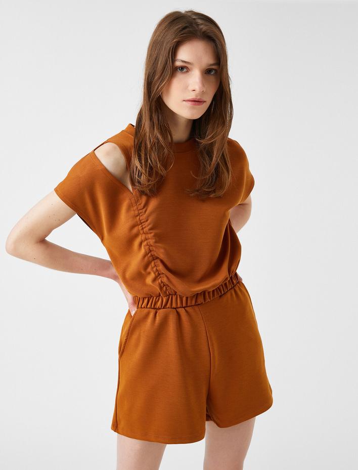  Kısa Kollu Pencere Detayli Sweatshirt