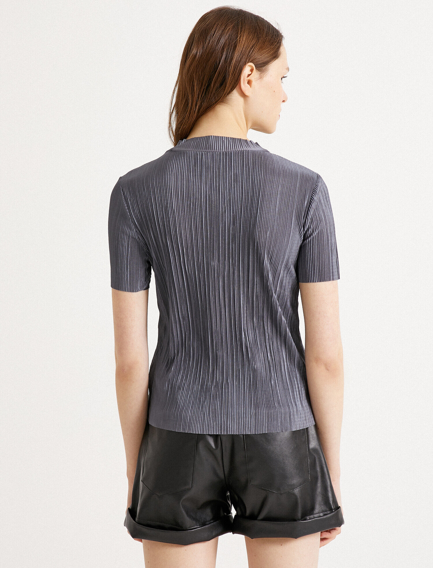   Dik Yaka Tişört Metalik