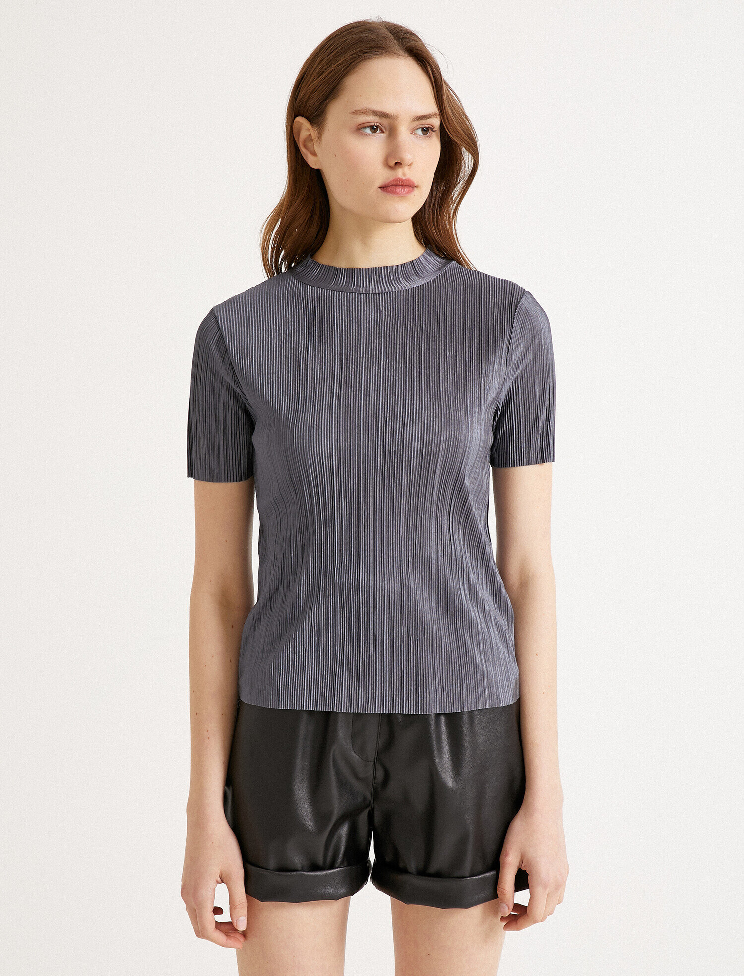   Dik Yaka Tişört Metalik