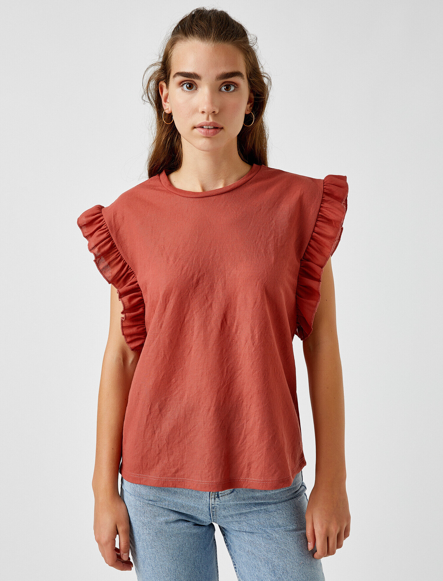   Kolları Fırfırlı Tişört