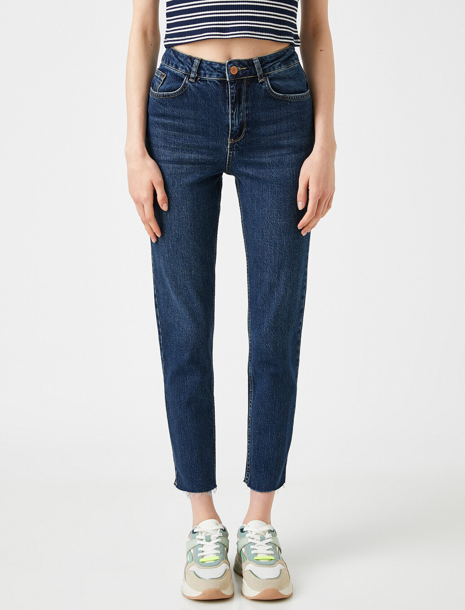   Mom Slim Jean - Yüksek Bel Hafif Dar Kesim Dar Paça Pantolon