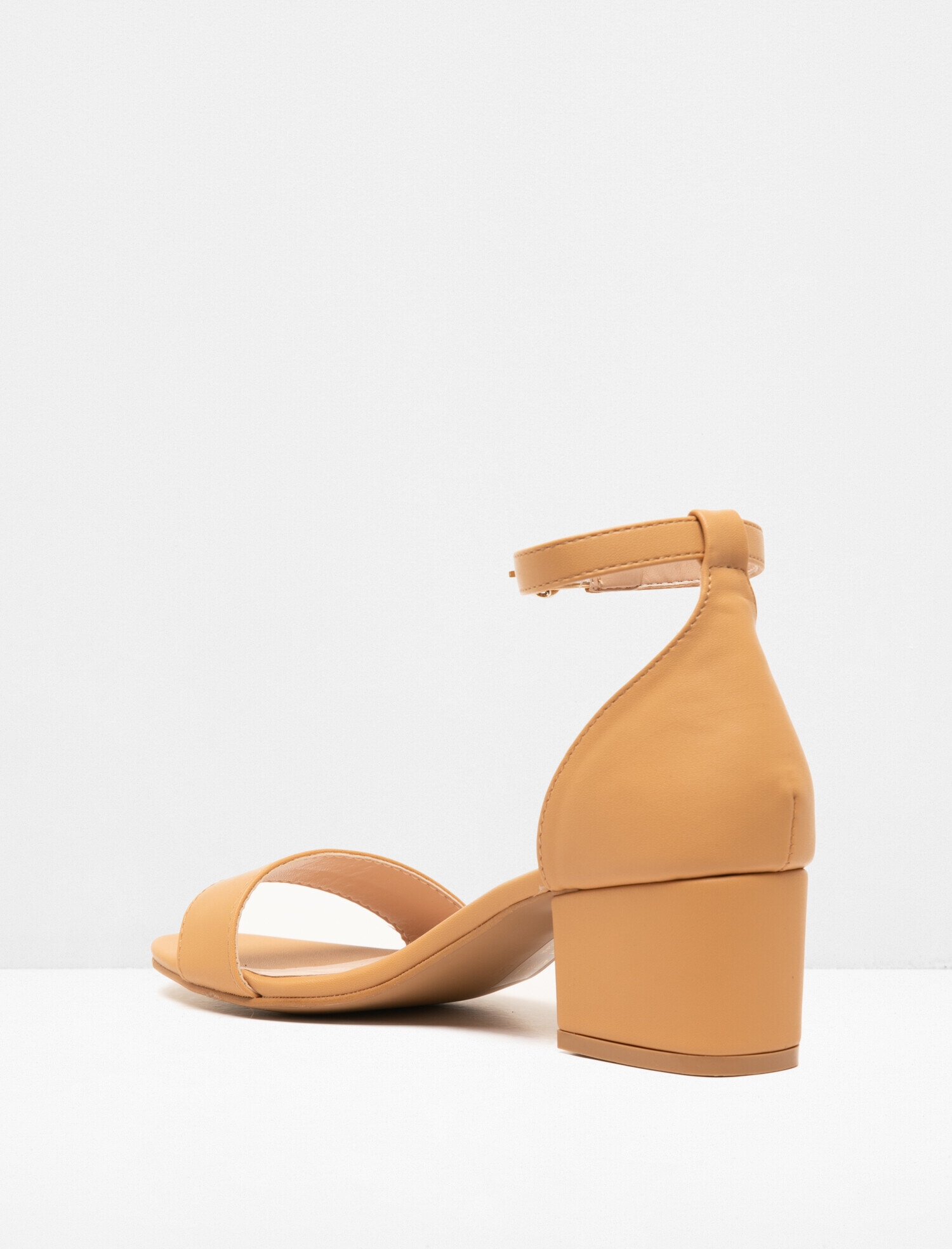  Kadın Topuklu Ayakkabı