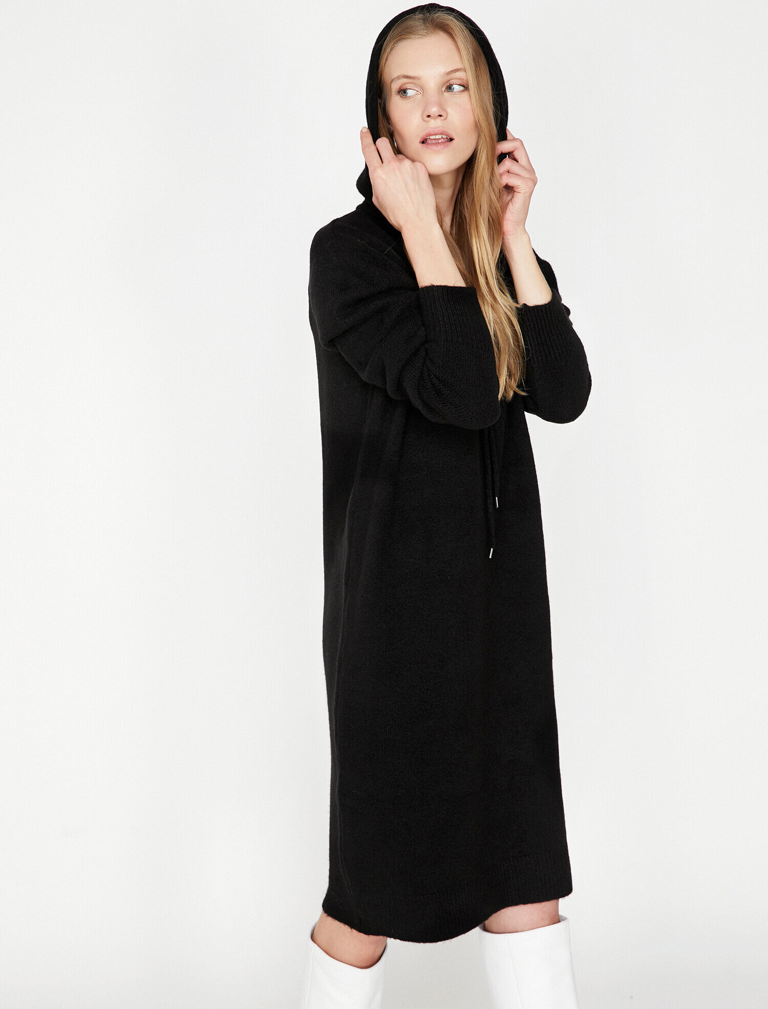   Kapüşonlu Triko Elbise