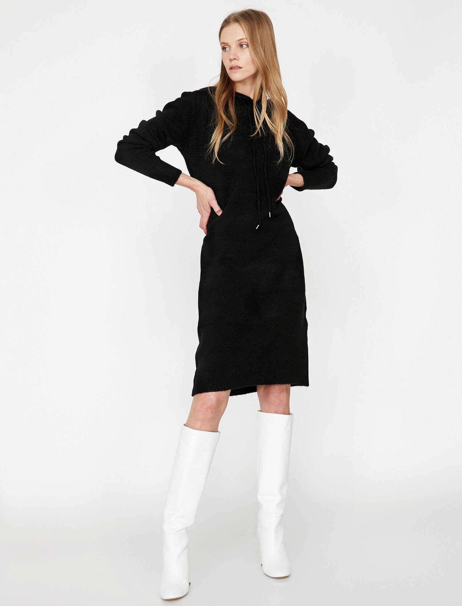   Kapüşonlu Triko Elbise