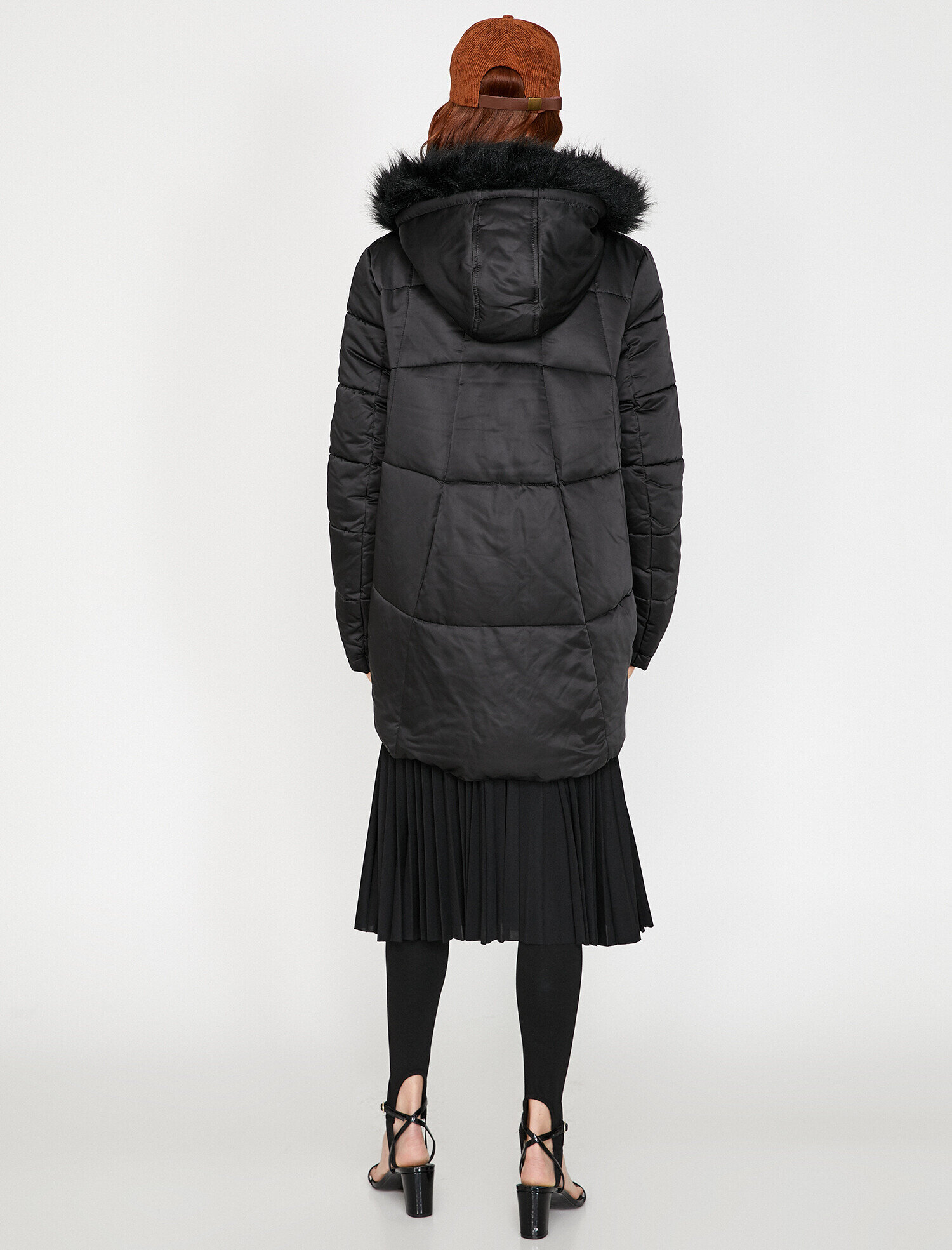 Suni Kürk Detaylı Kapüşonlu Uzun Şişme Mont