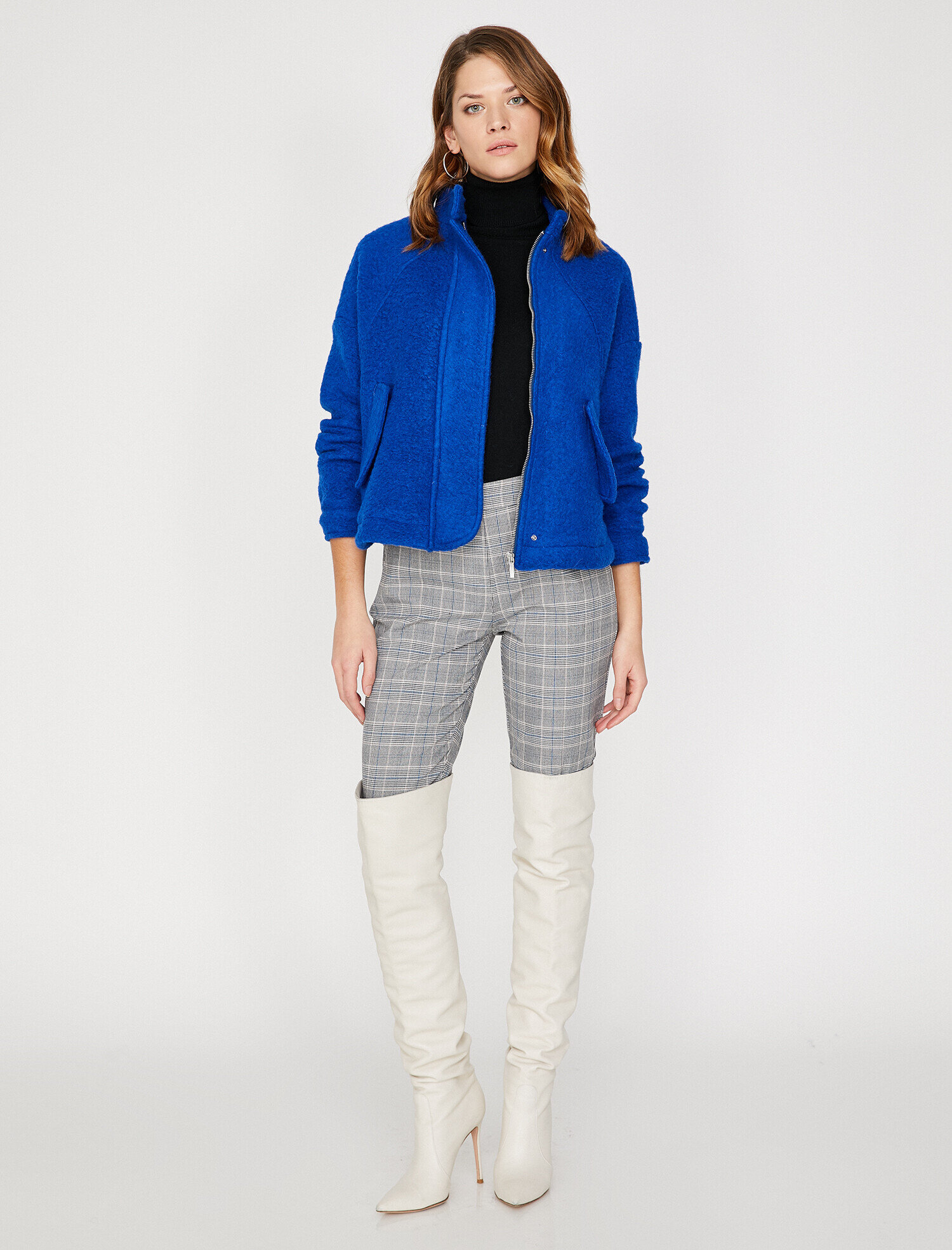   Yüksek Yaka Uzun Kollu Cep Detaylı Kaban