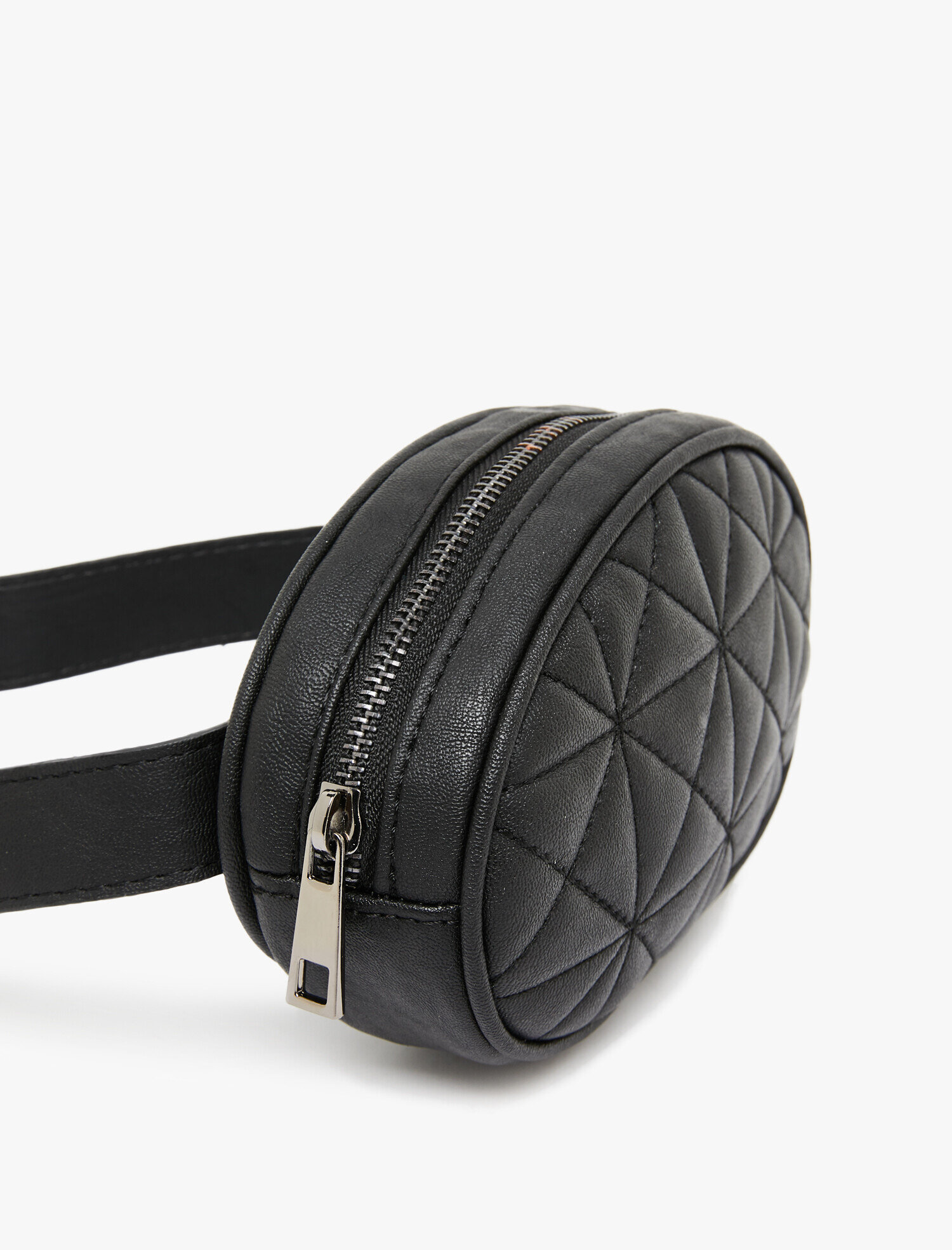  Kadın Fermuar Detaylı Bel Çantası