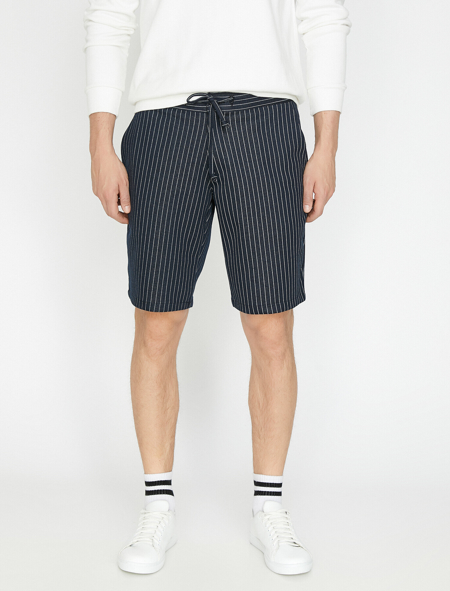   Beli Bağcıklı Lastikli Çizgili Rahat Fit Şort