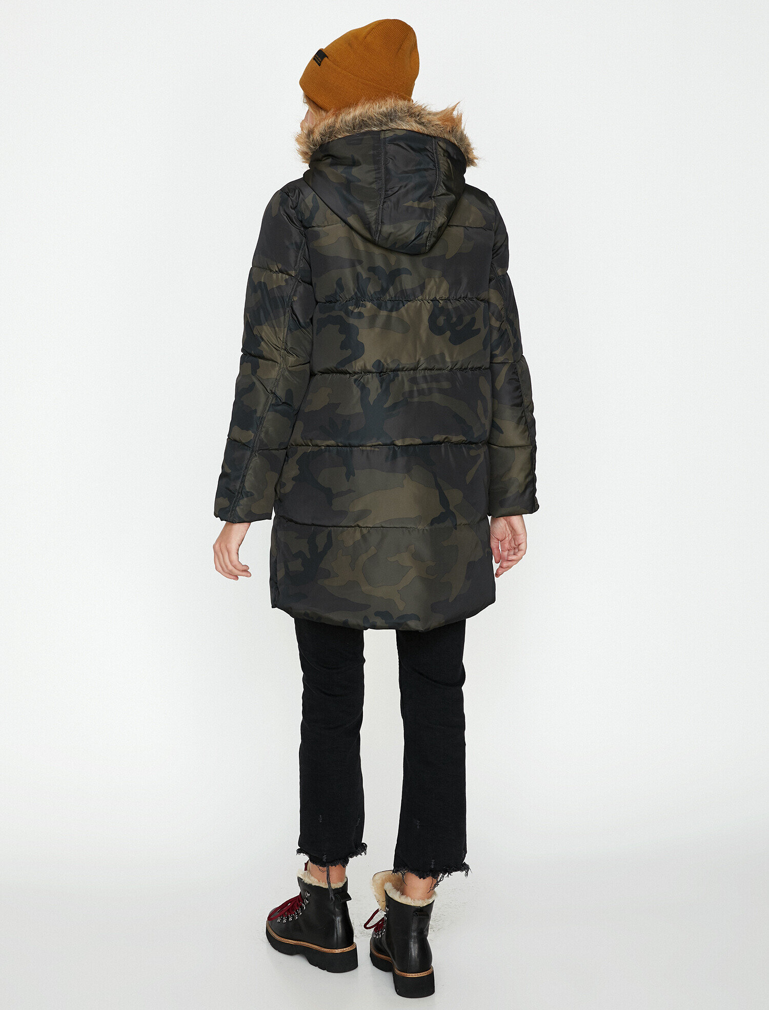   Kamuflaj Desenli Kaban