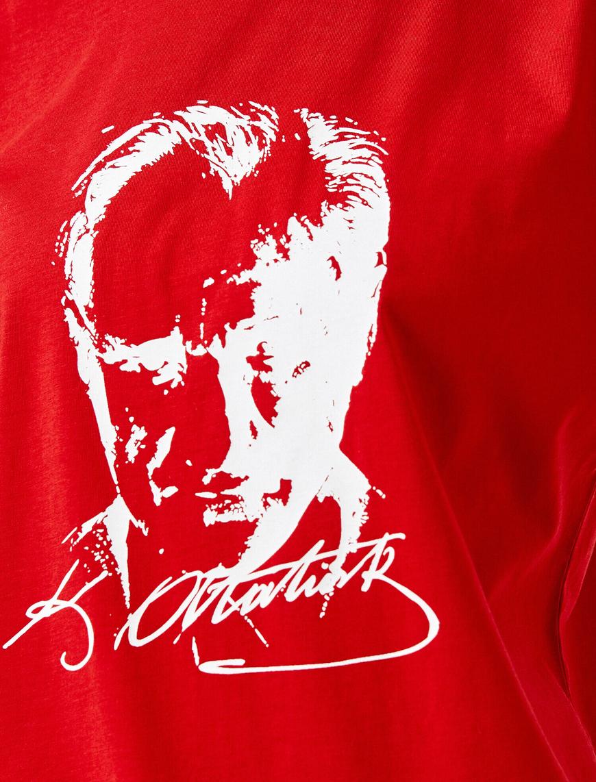   Atatürk Baskılı Tişört