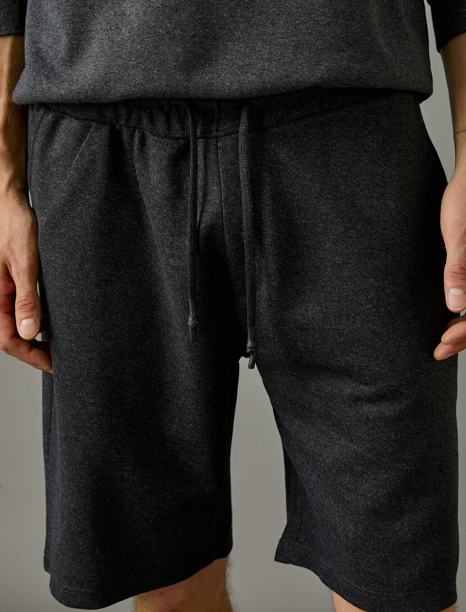   Belden Bağlamalı Bermuda Şort