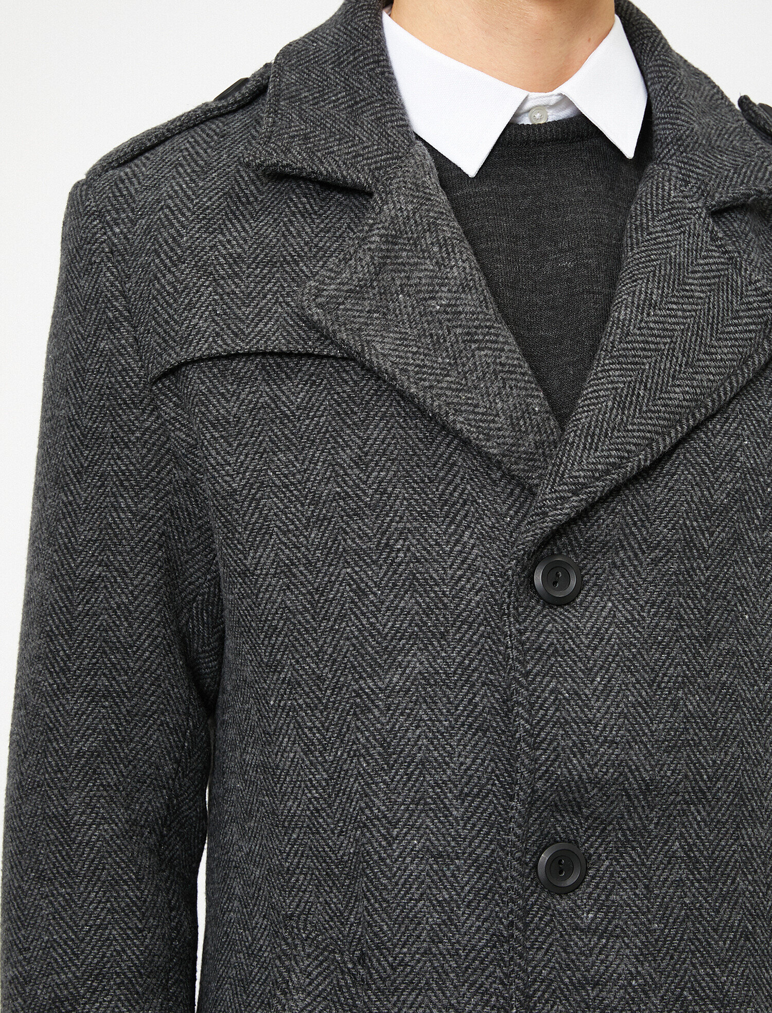   Düğme Detaylı Kaban