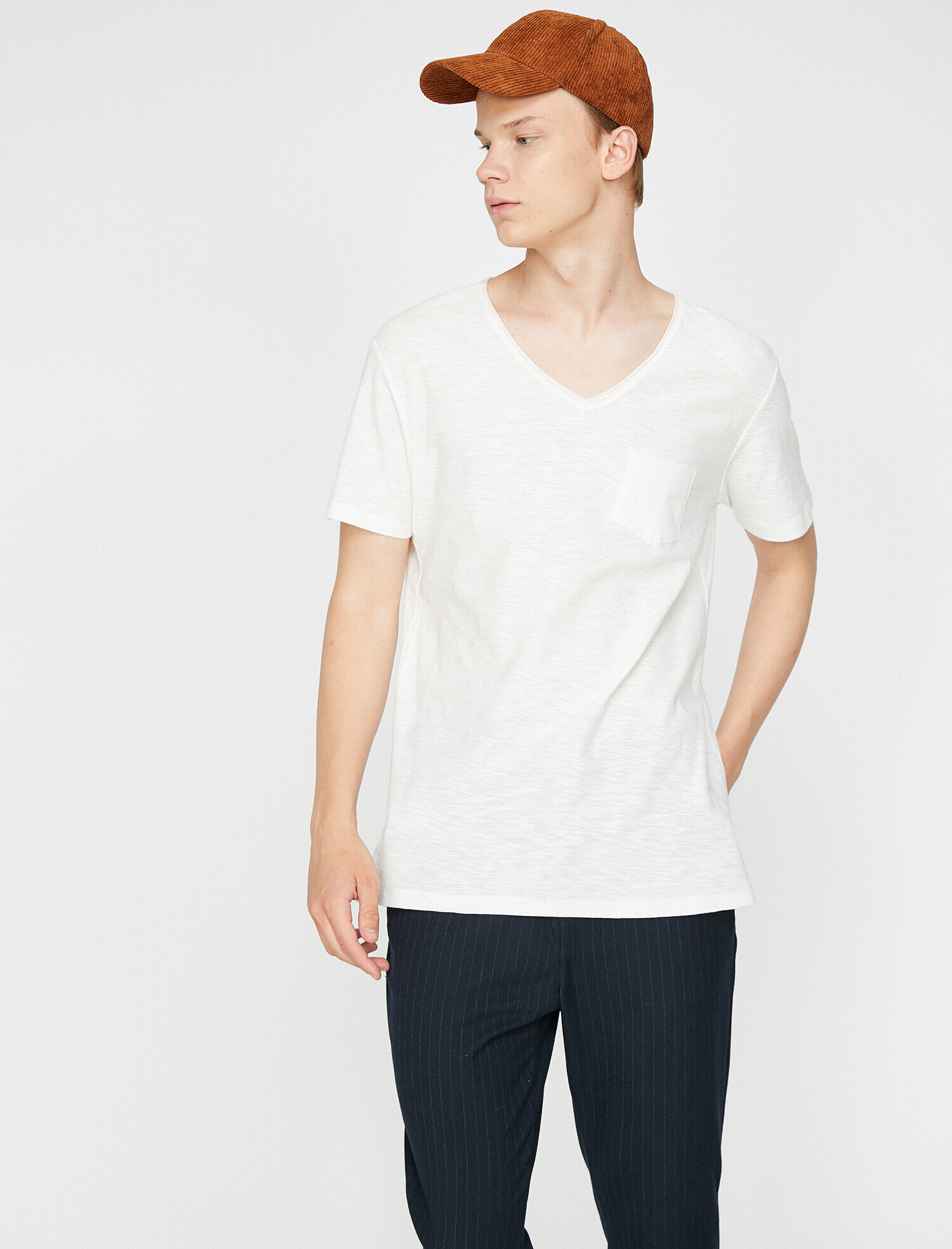 V Yaka Tişört Kısa Kollu