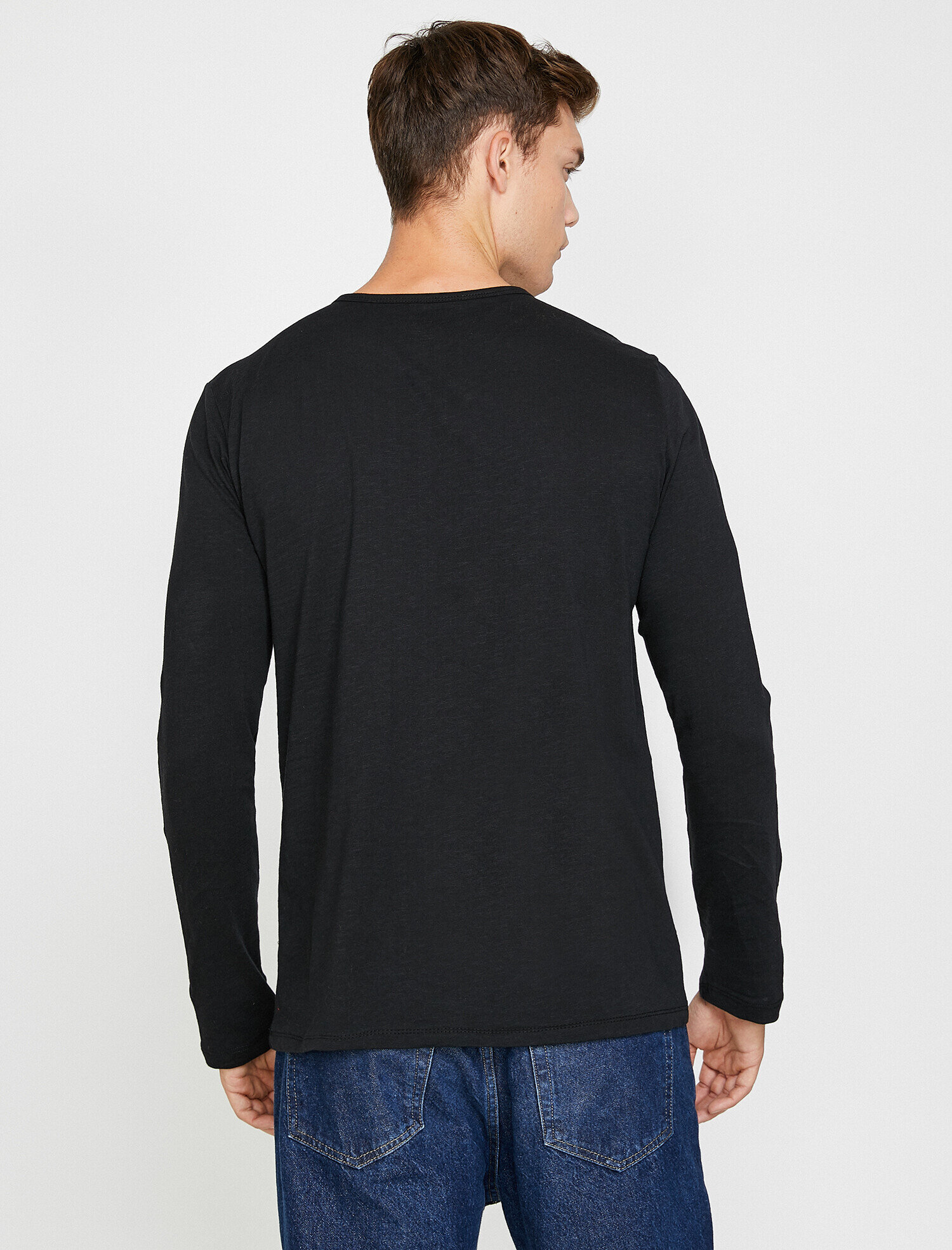   Düğme Detaylı Tişört