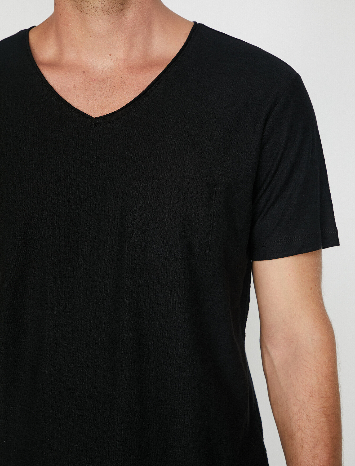   V Yaka Tişört Kısa Kollu