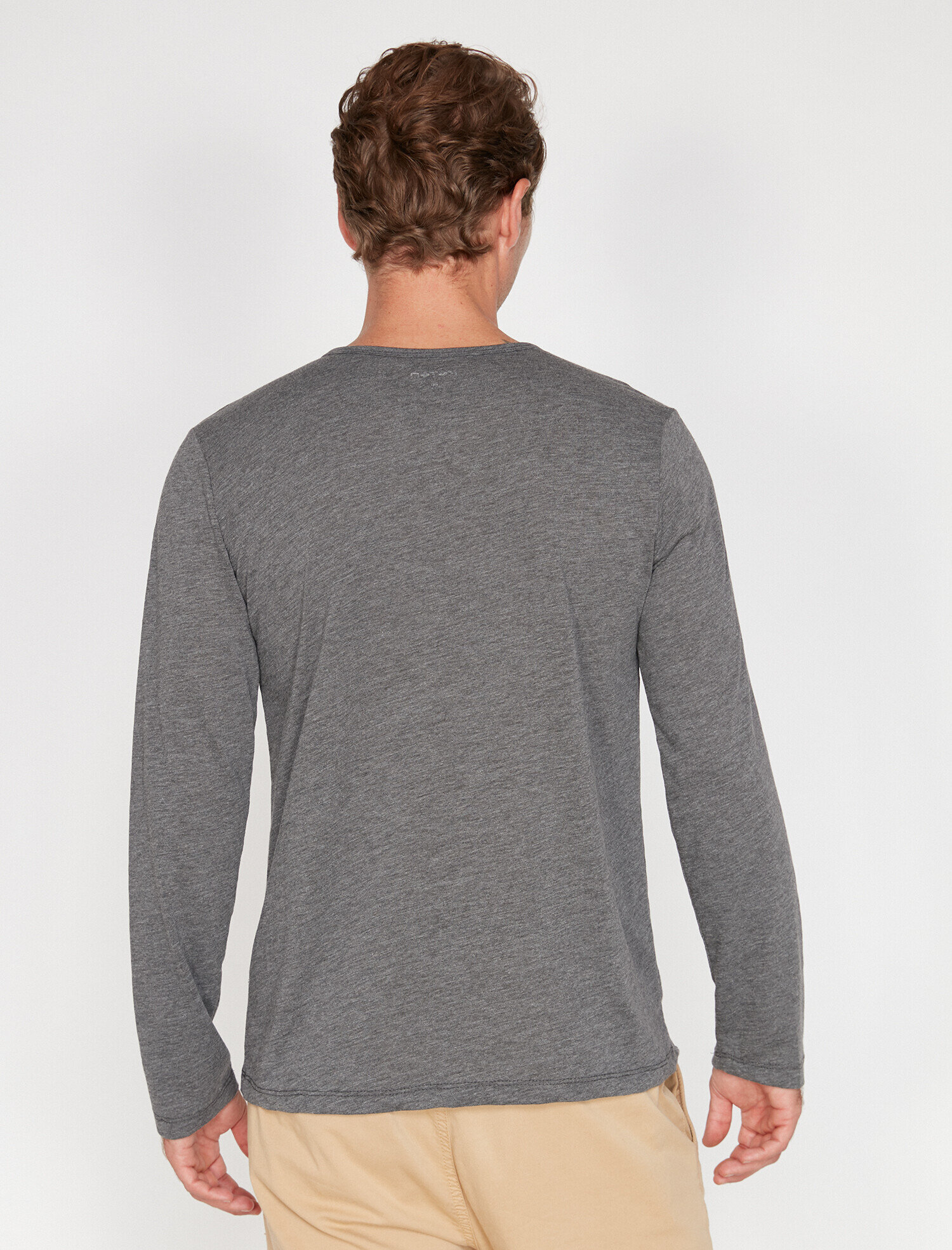   Düğme Detaylı Tişört