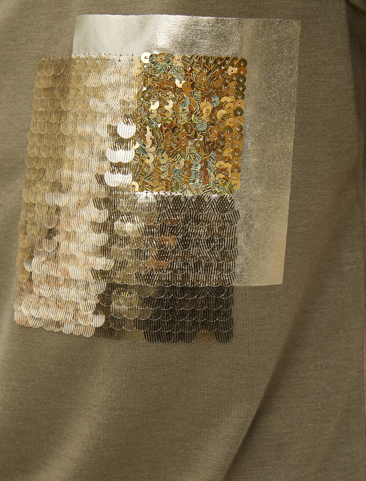   Payetli Tişört Simli Cep Detaylı V Yaka Kısa Kollu