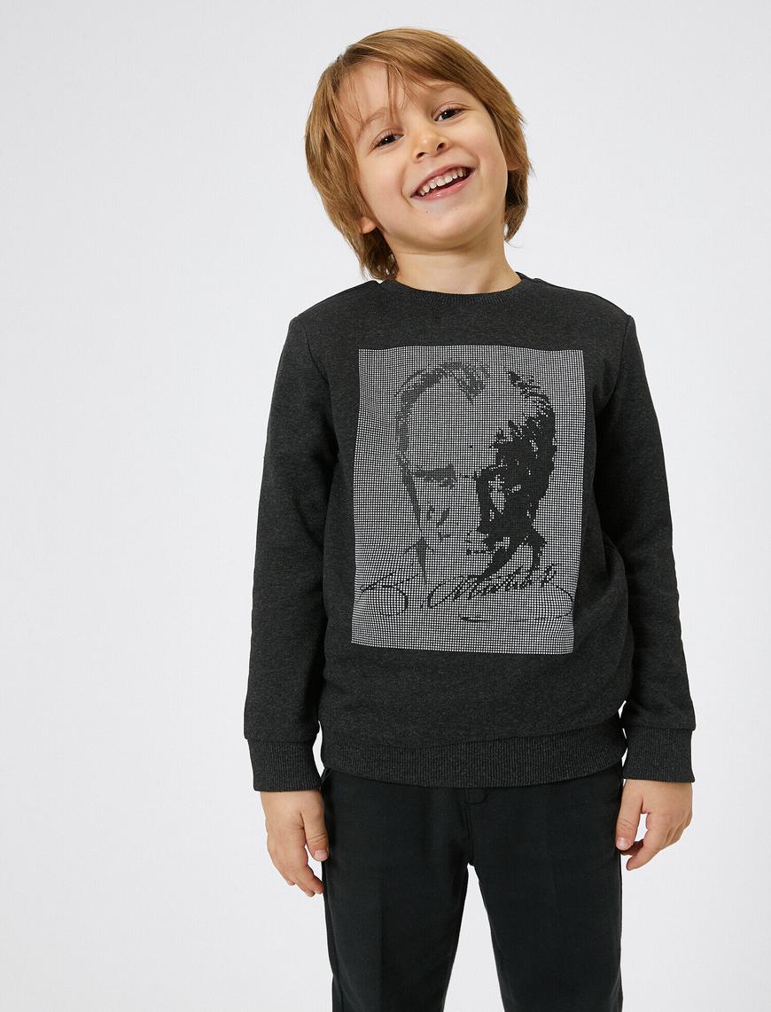  Erkek Çocuk Atatürk Baskılı Sweatshirt