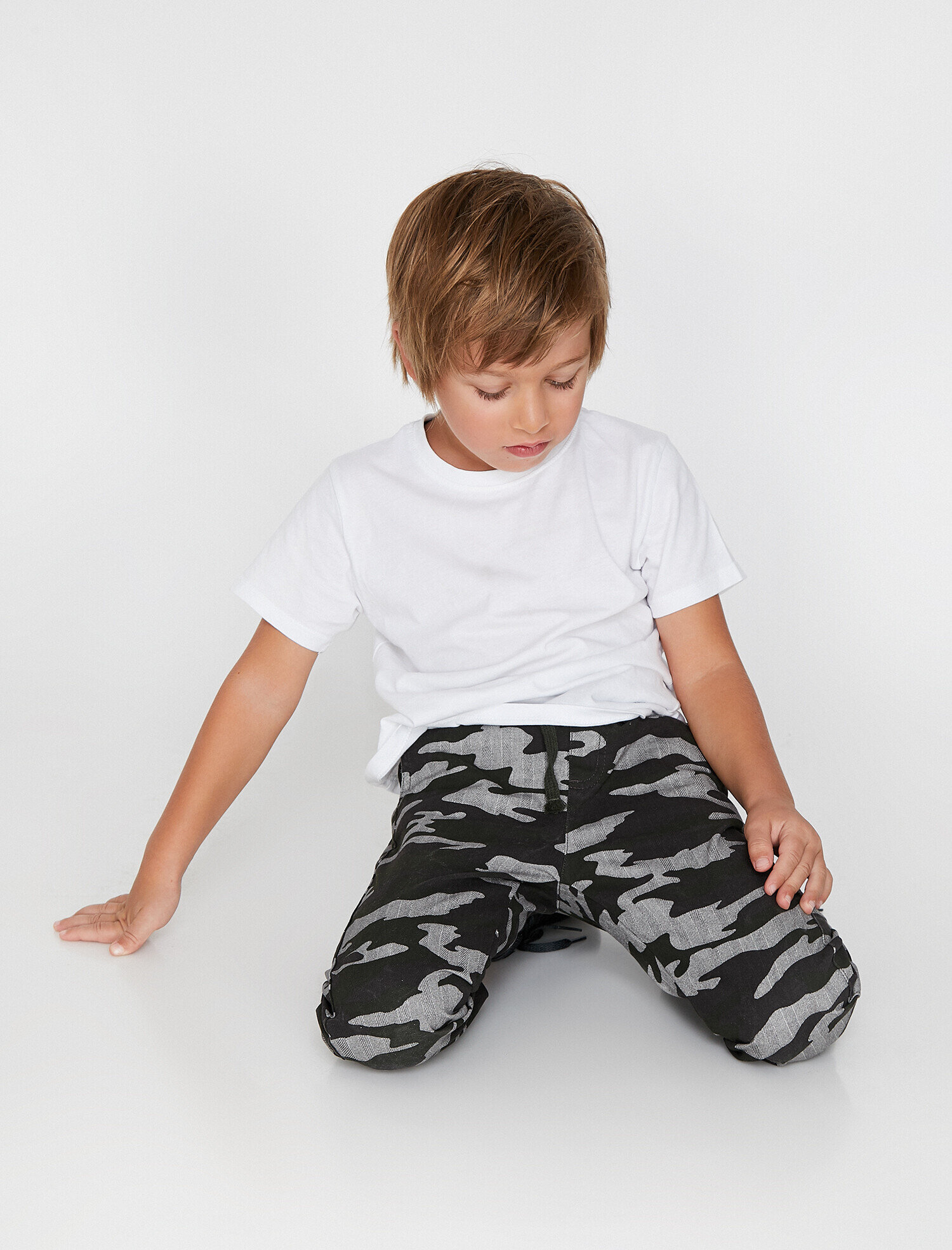  Erkek Çocuk Kamuflaj Desenli Pantolon
