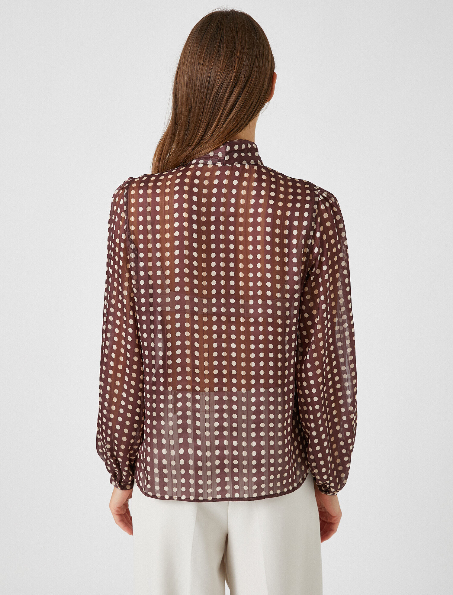   Fular Yaka Puantiyeli Şifon Gömlek