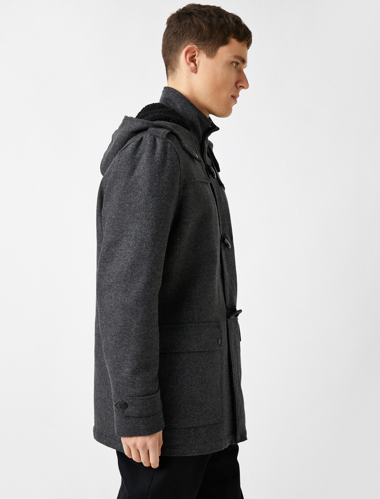   Dik Yaka Kapüşonlu Cepli Kaban