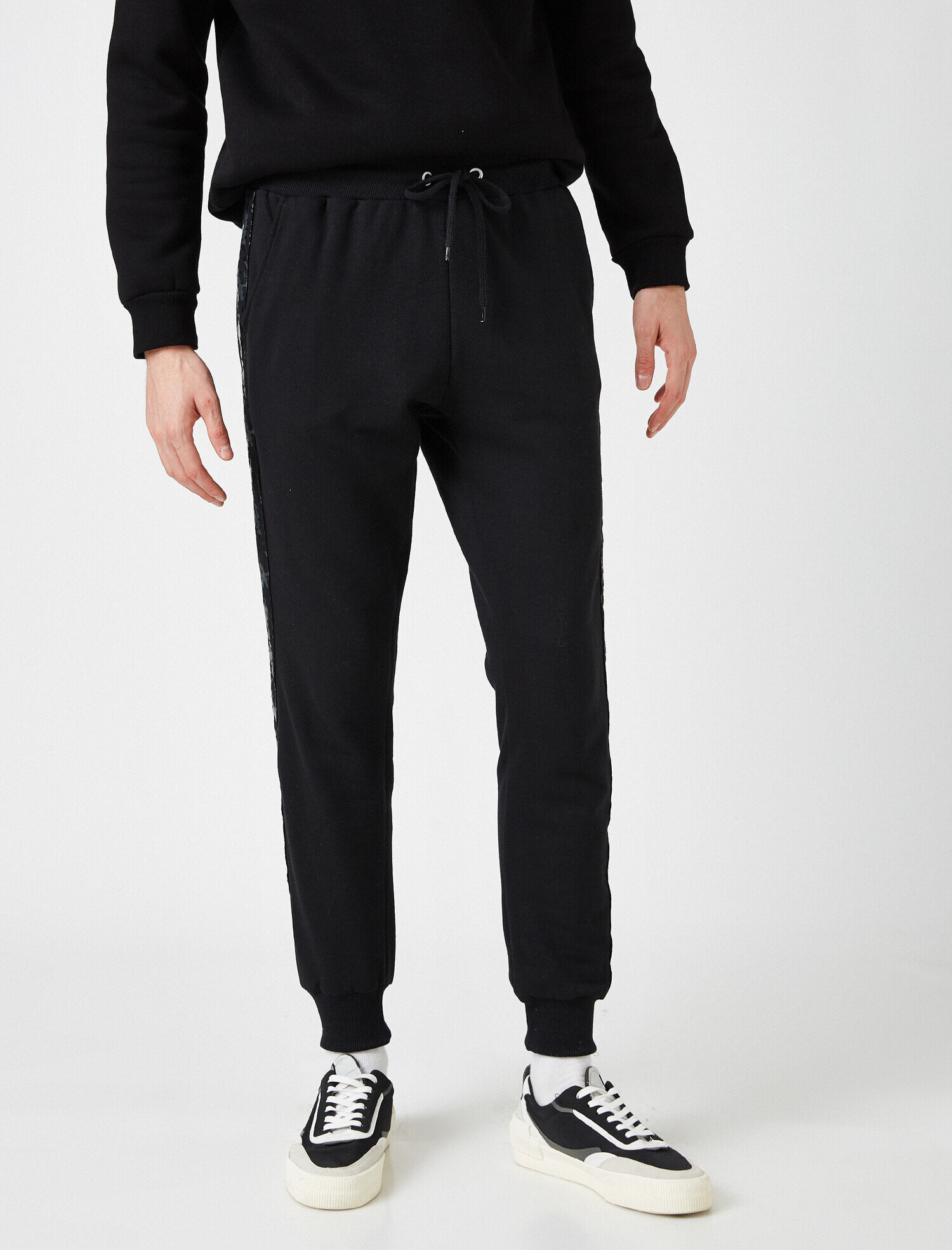   Normal Bel Cepli Şeritli Desenli Jogger Eşofman Altı