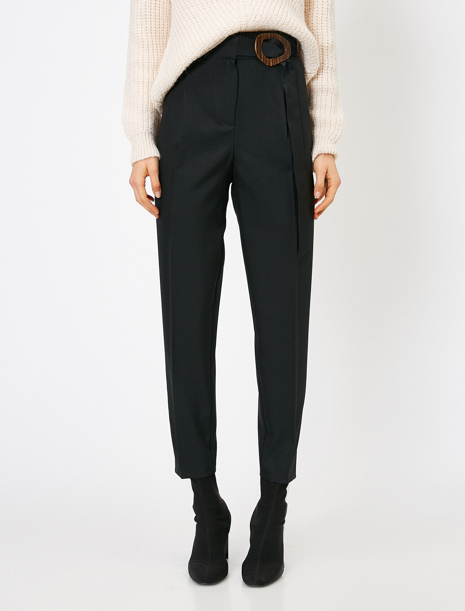   Kemer Detaylı Pantolon