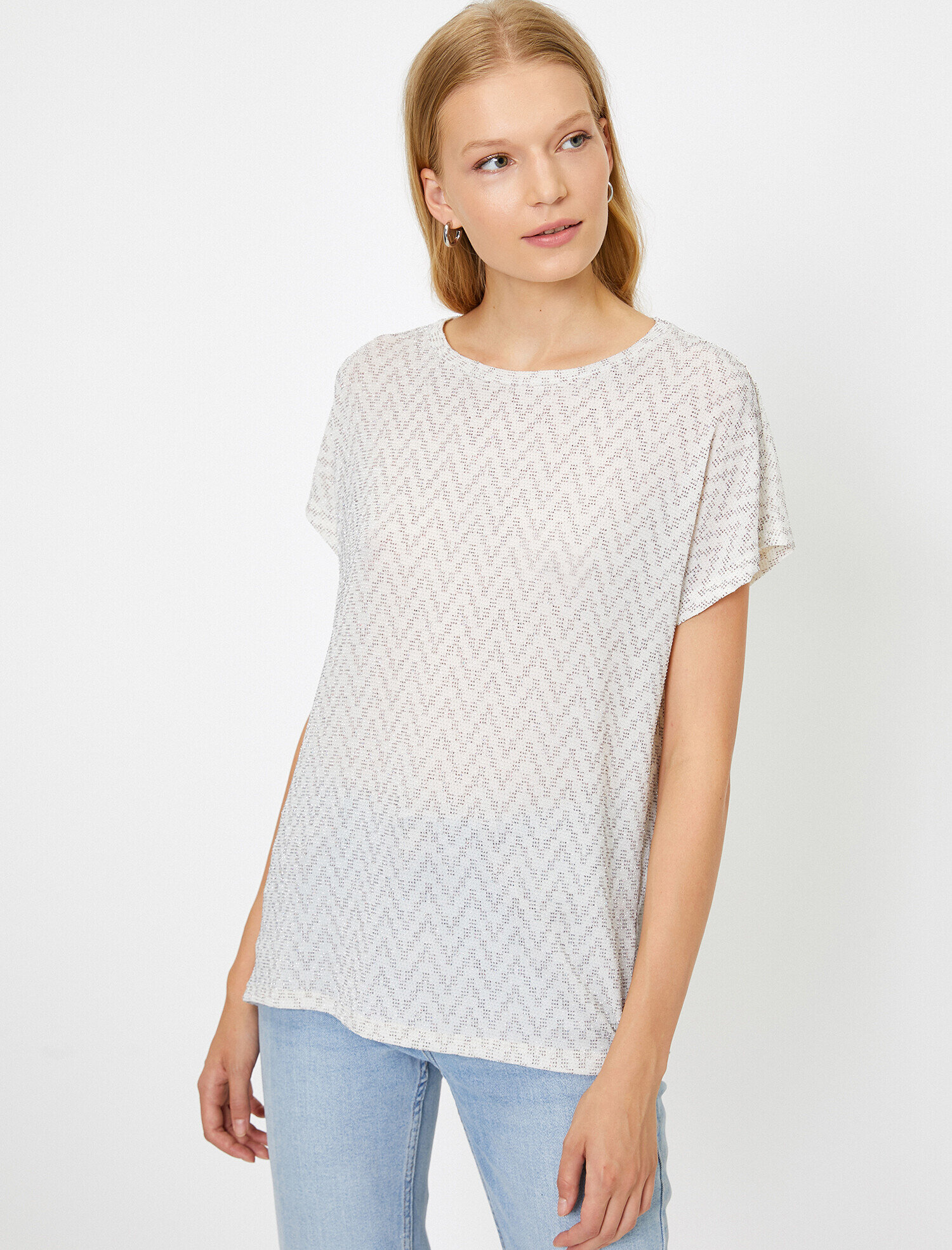   Geometrik Desenli Bisiklet Yaka Standart Kalıp Tişört