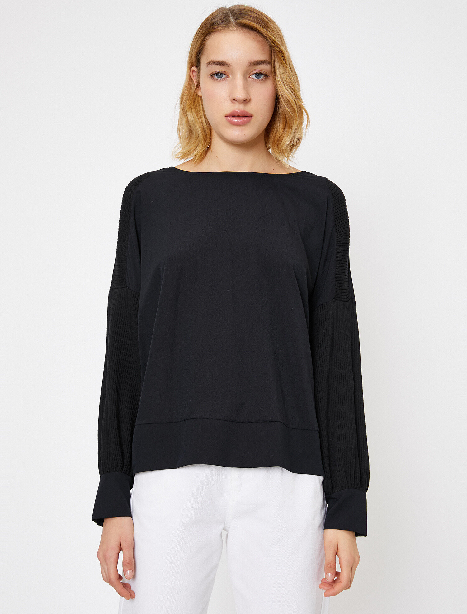   Düğme Detaylı Tişört