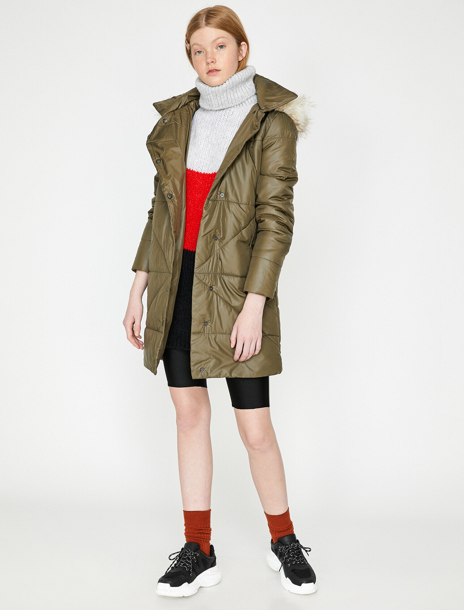 Suni Kürk Detaylı Kapüşonlu Uzun Şişme Mont