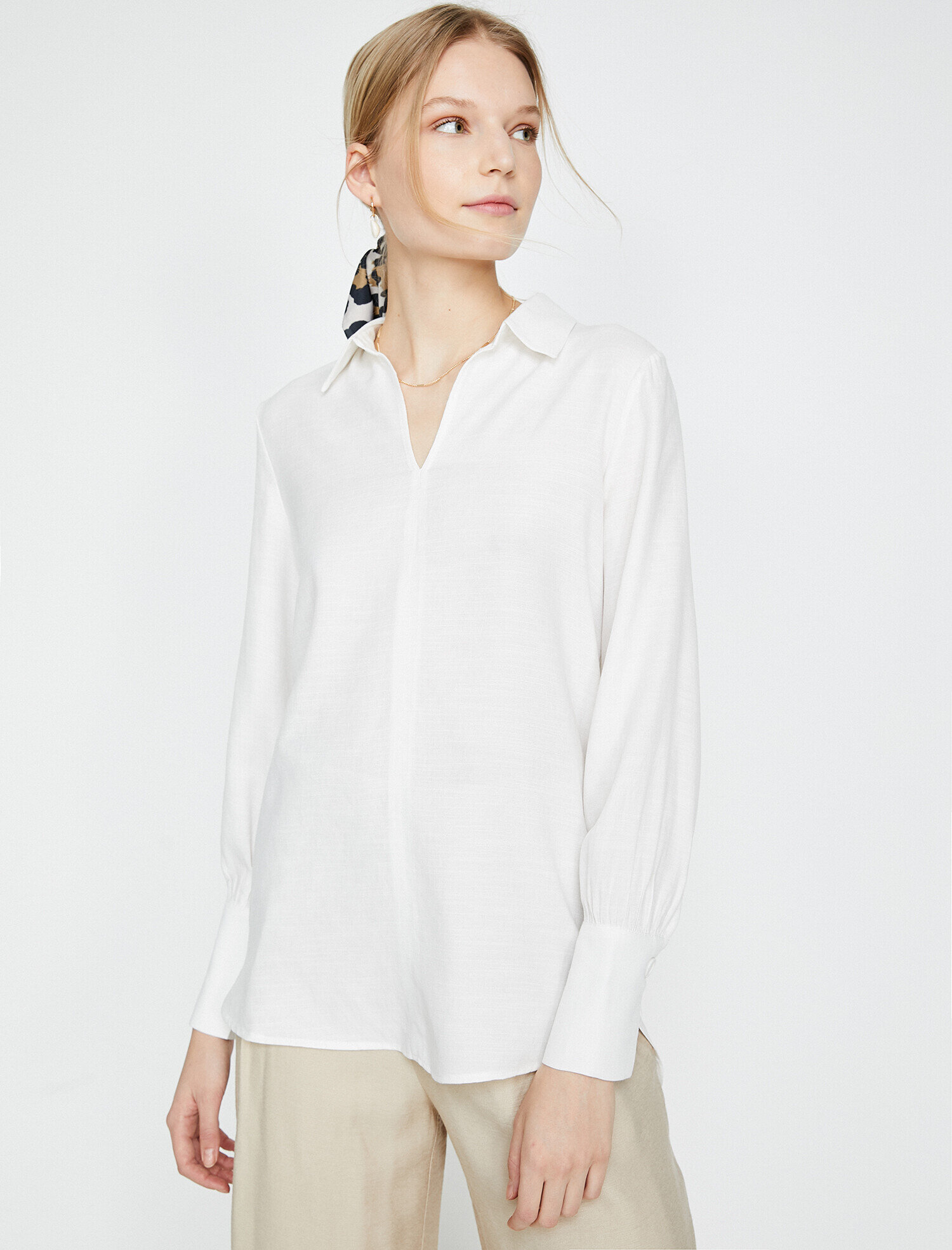   Düğme Detaylı Bluz