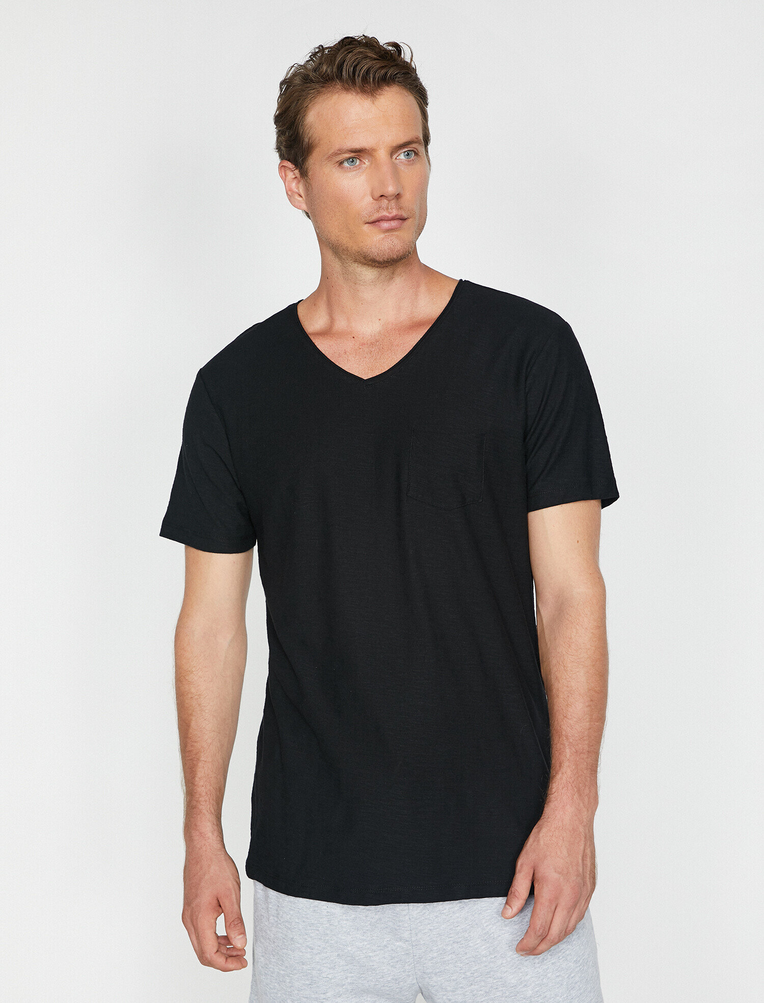   V Yaka Tişört Kısa Kollu