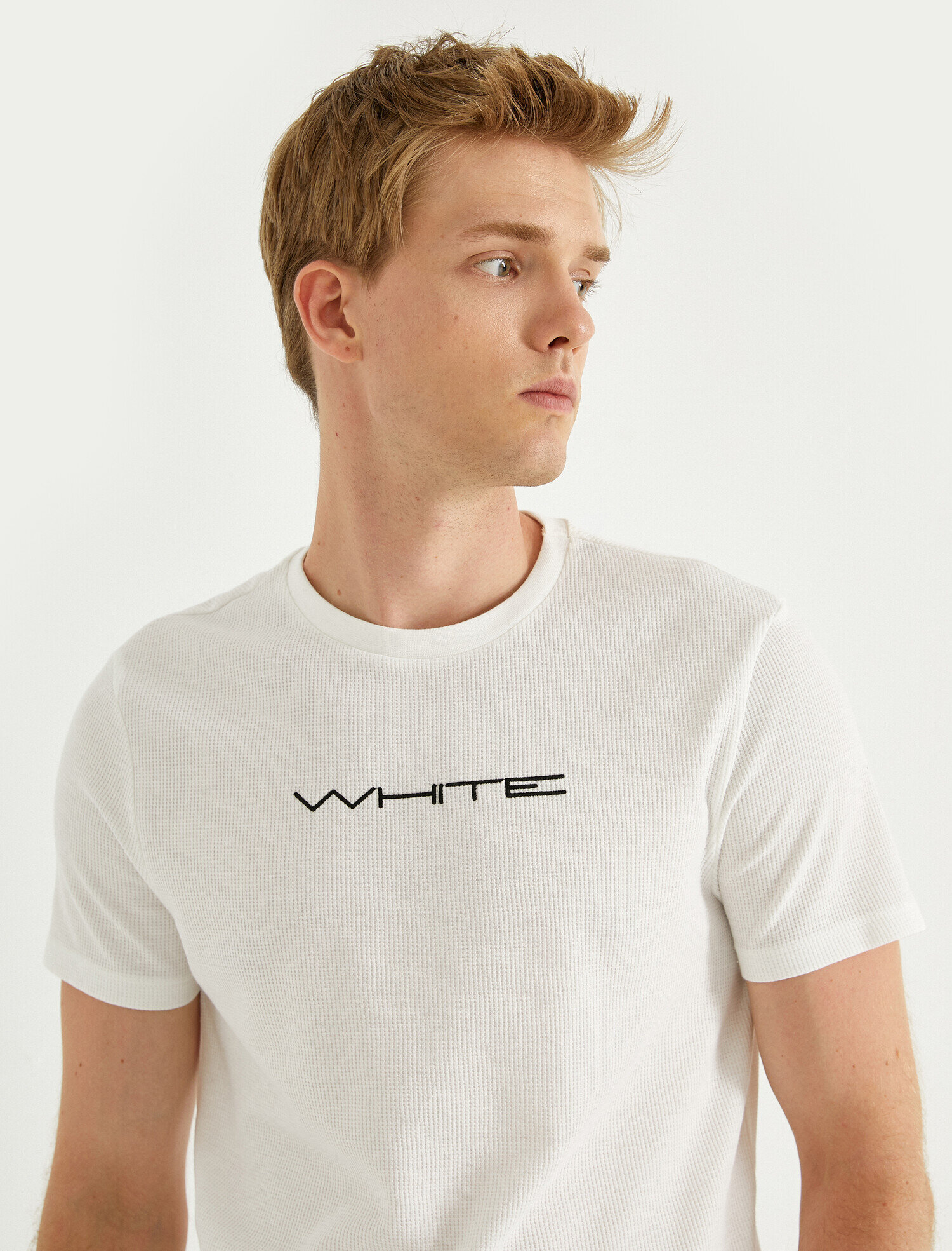   Minimal Baskılı Tişört