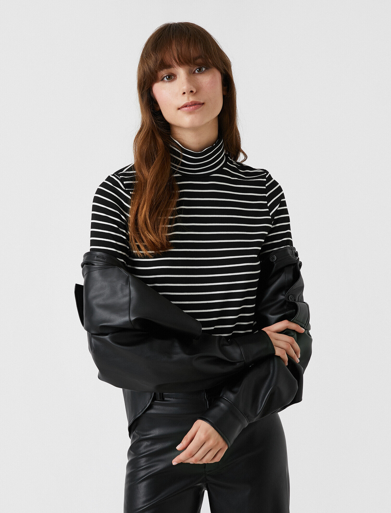   Uzun Kollu Tişört Boğazlı Yaka