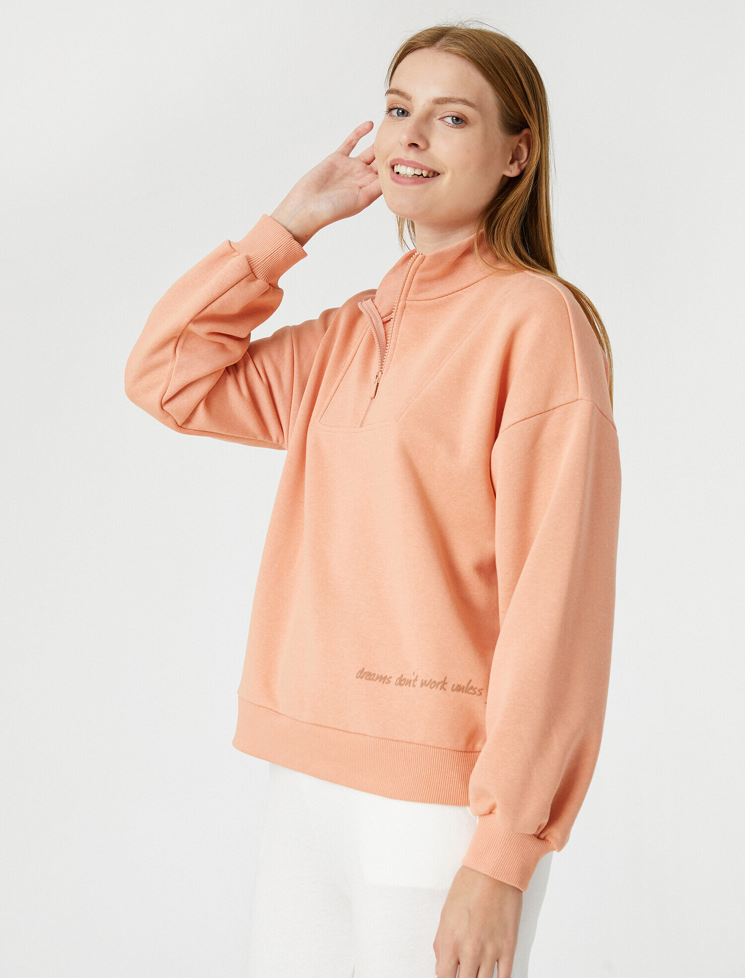 Yakası Fermuarlı Sloganlı Dik Yaka Sweatshirt