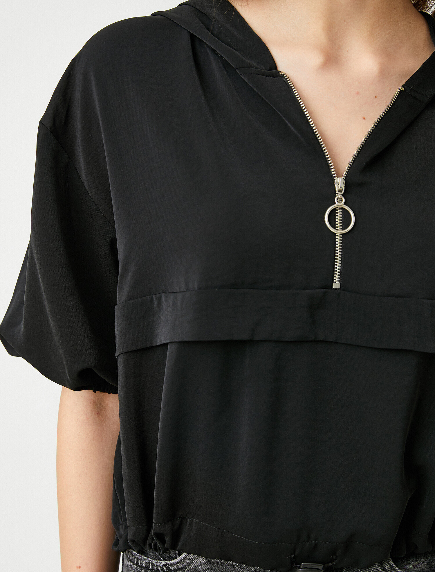   Gömlek Yaka Kısa Kollu Fermuarlı Bluz