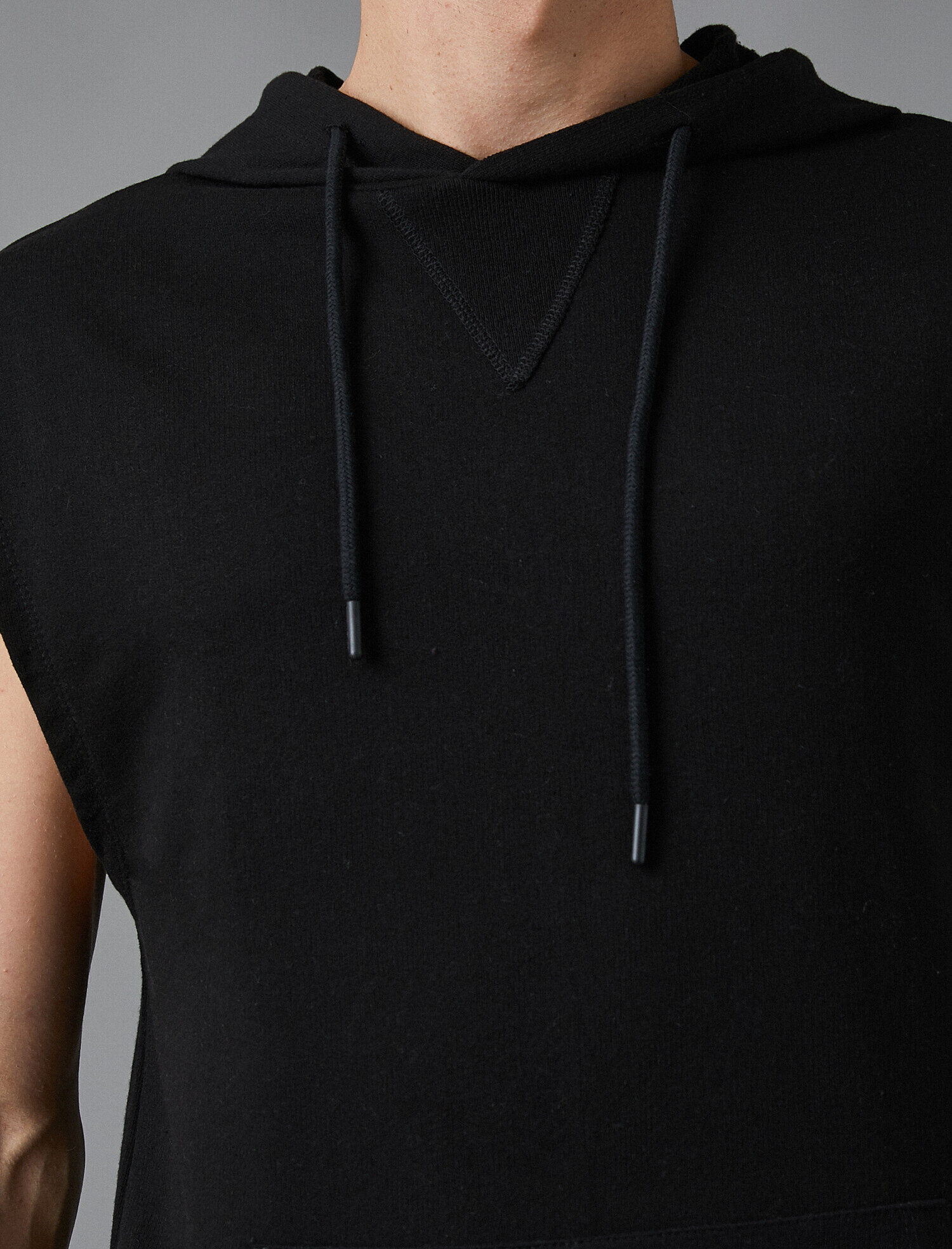   Kolsuz Kapşonlu Tişört Pamuklu